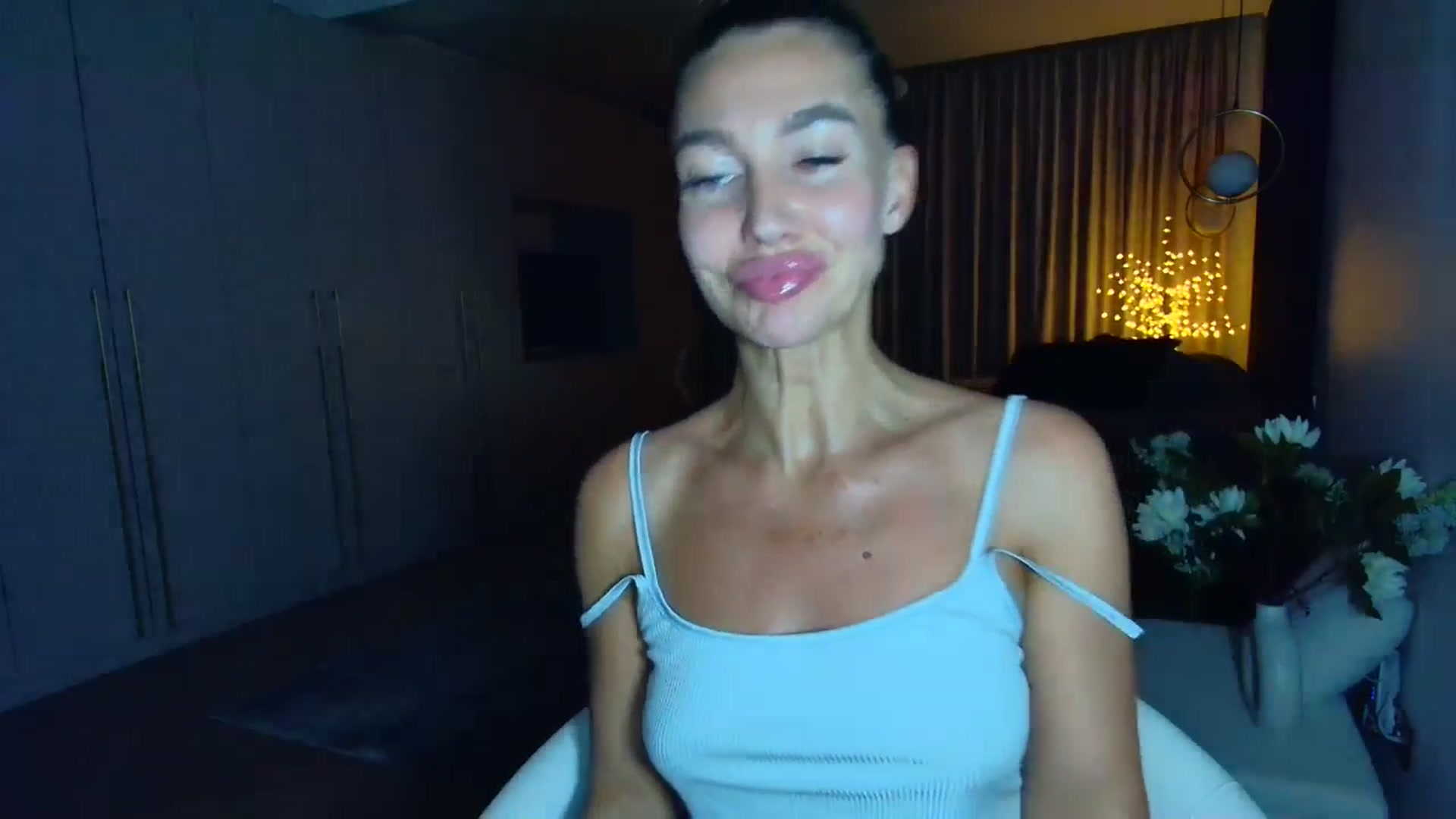Gallery image thumbnail from Mystery_C's myfreecams stream on, 06/13/2025, 21:09 image 9 of 20