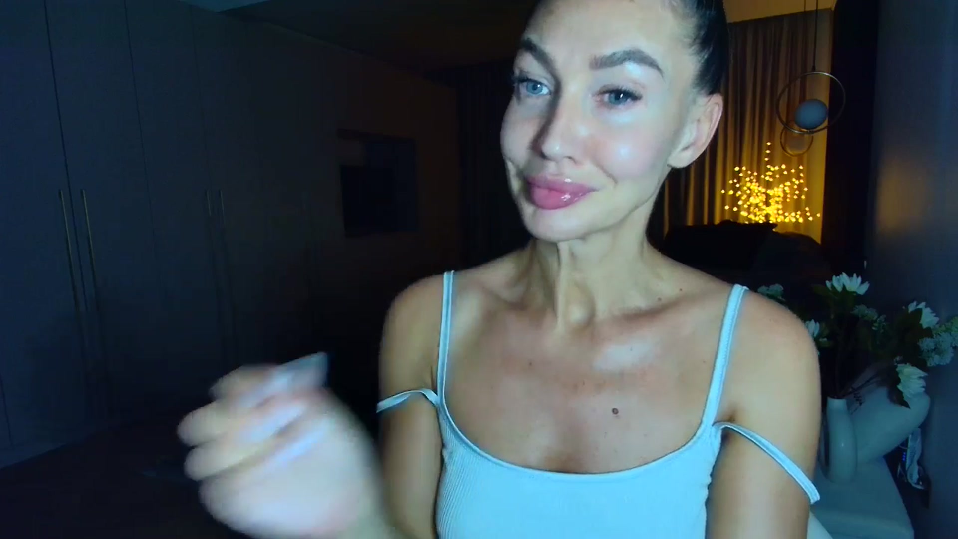 Gallery image thumbnail from Mystery_C's myfreecams stream on, 06/13/2025, 21:09 image 7 of 20