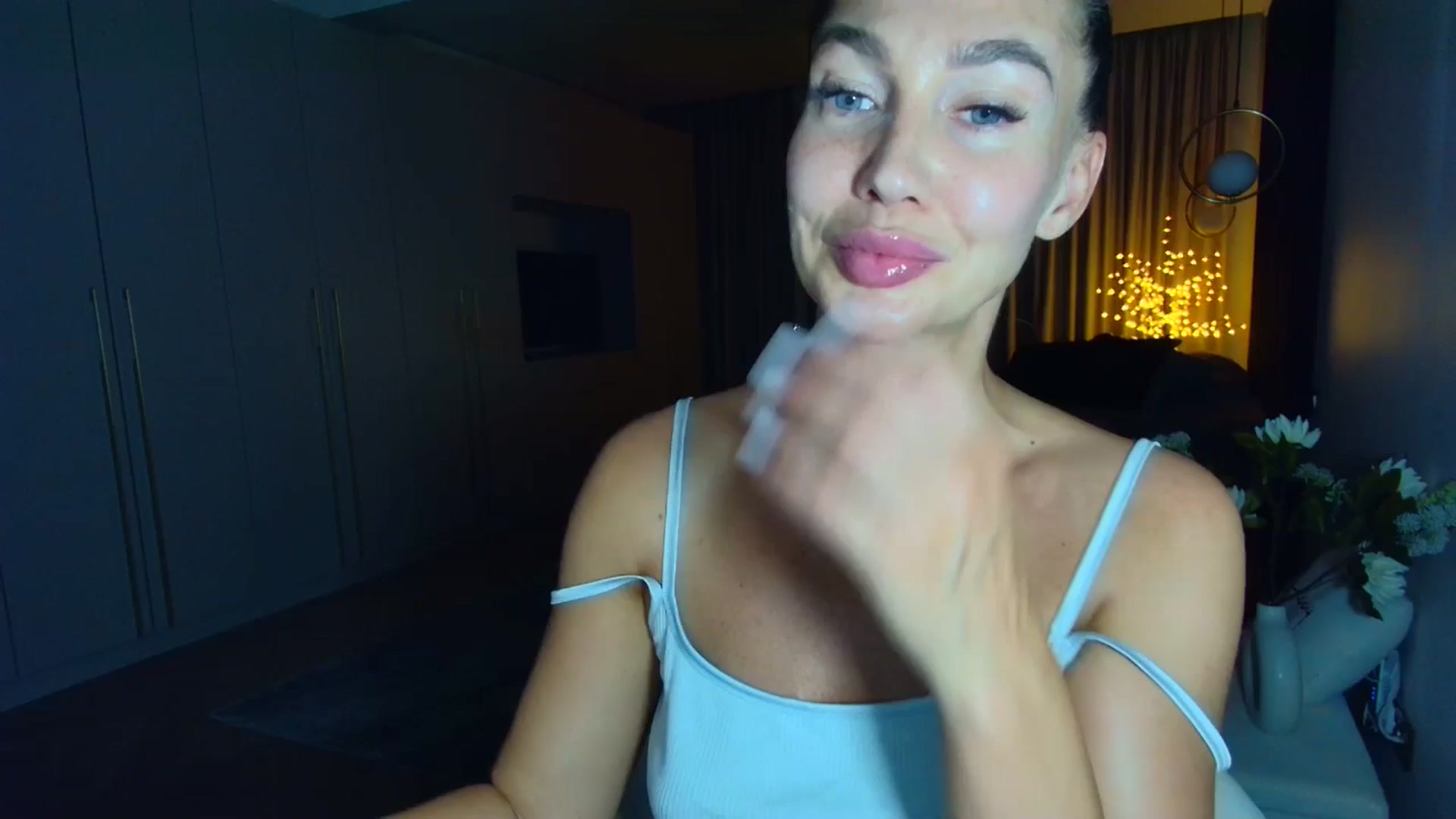 Gallery image thumbnail from Mystery_C's myfreecams stream on, 06/13/2025, 21:09 image 1 of 20