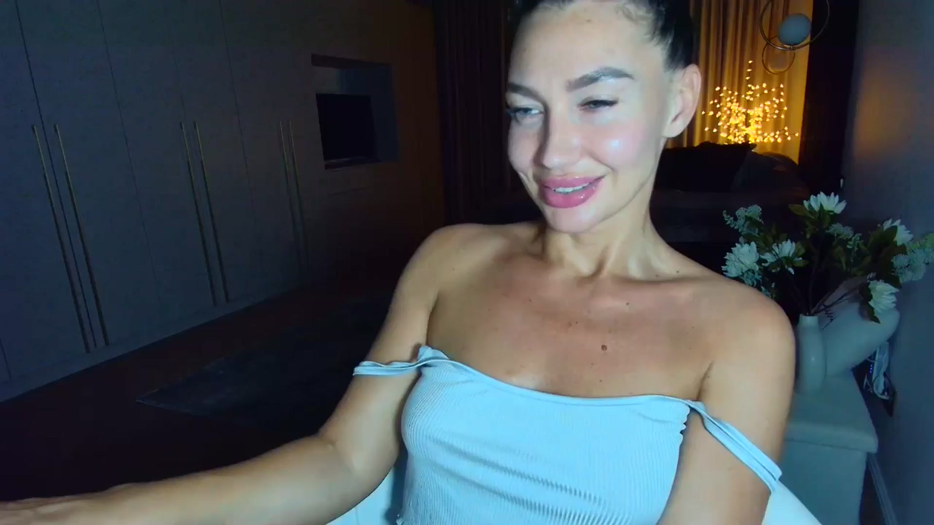 Gallery image thumbnail from Mystery_C's myfreecams stream on, 06/13/2025, 21:09 image 20 of 20