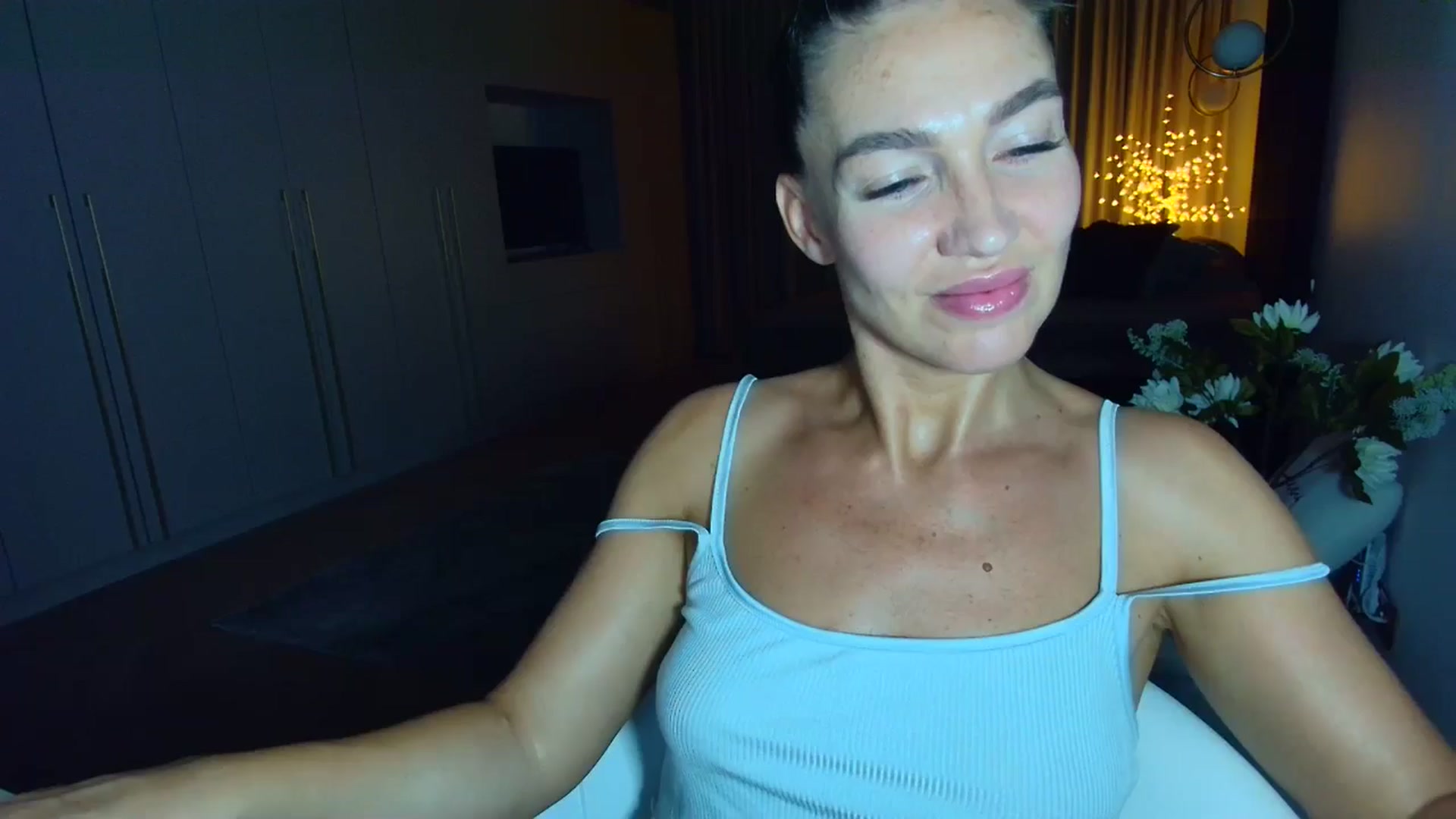 Gallery image thumbnail from Mystery_C's myfreecams stream on, 06/13/2025, 22:22 image 1 of 20