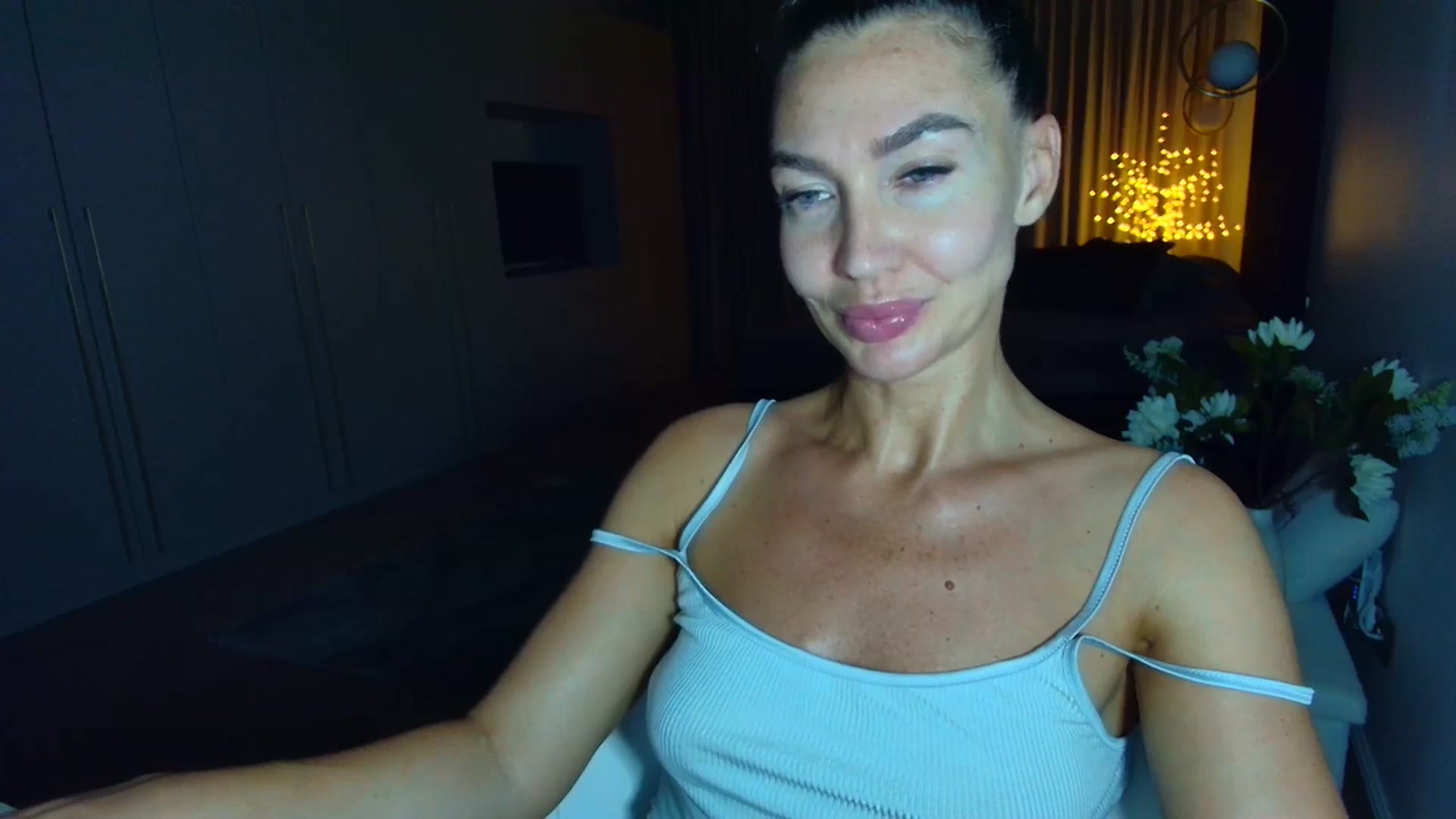 Gallery image thumbnail from Mystery_C's myfreecams stream on, 06/13/2025, 22:22 image 15 of 20