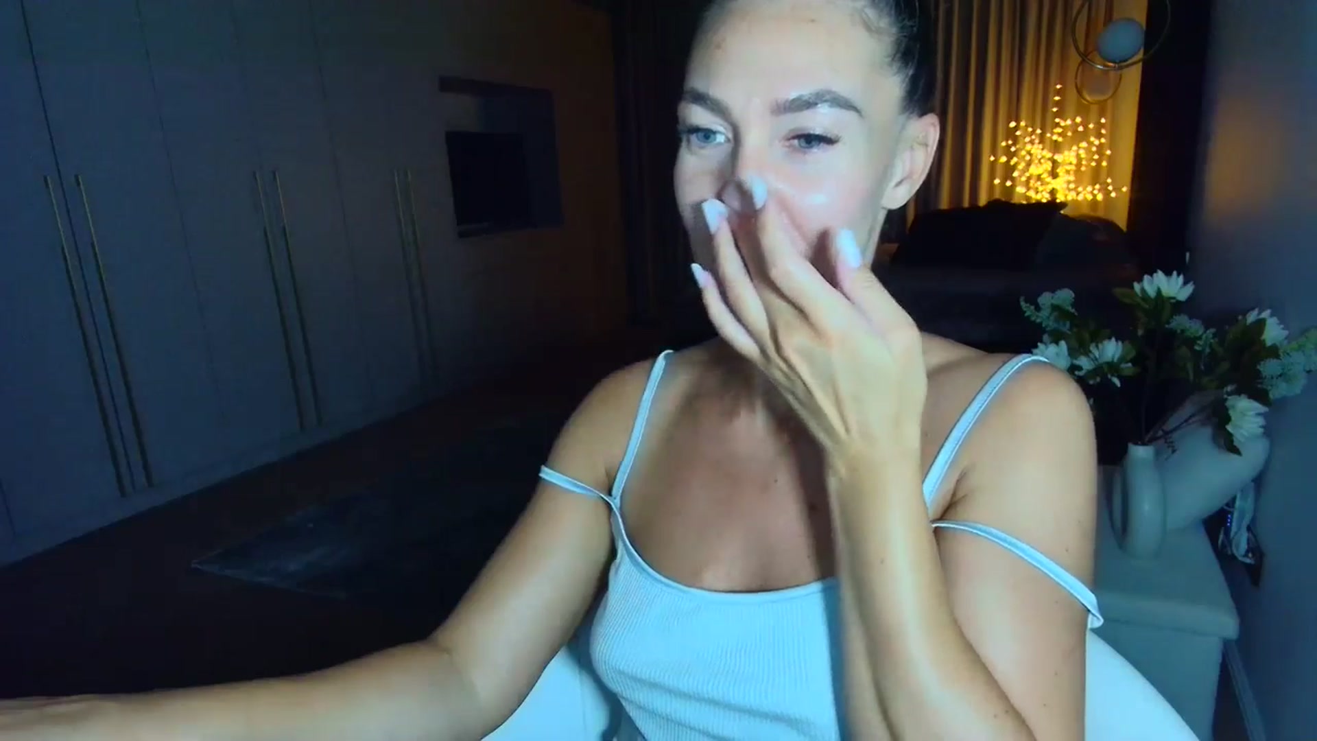 Gallery image thumbnail from Mystery_C's myfreecams stream on, 06/13/2025, 22:22 image 9 of 20
