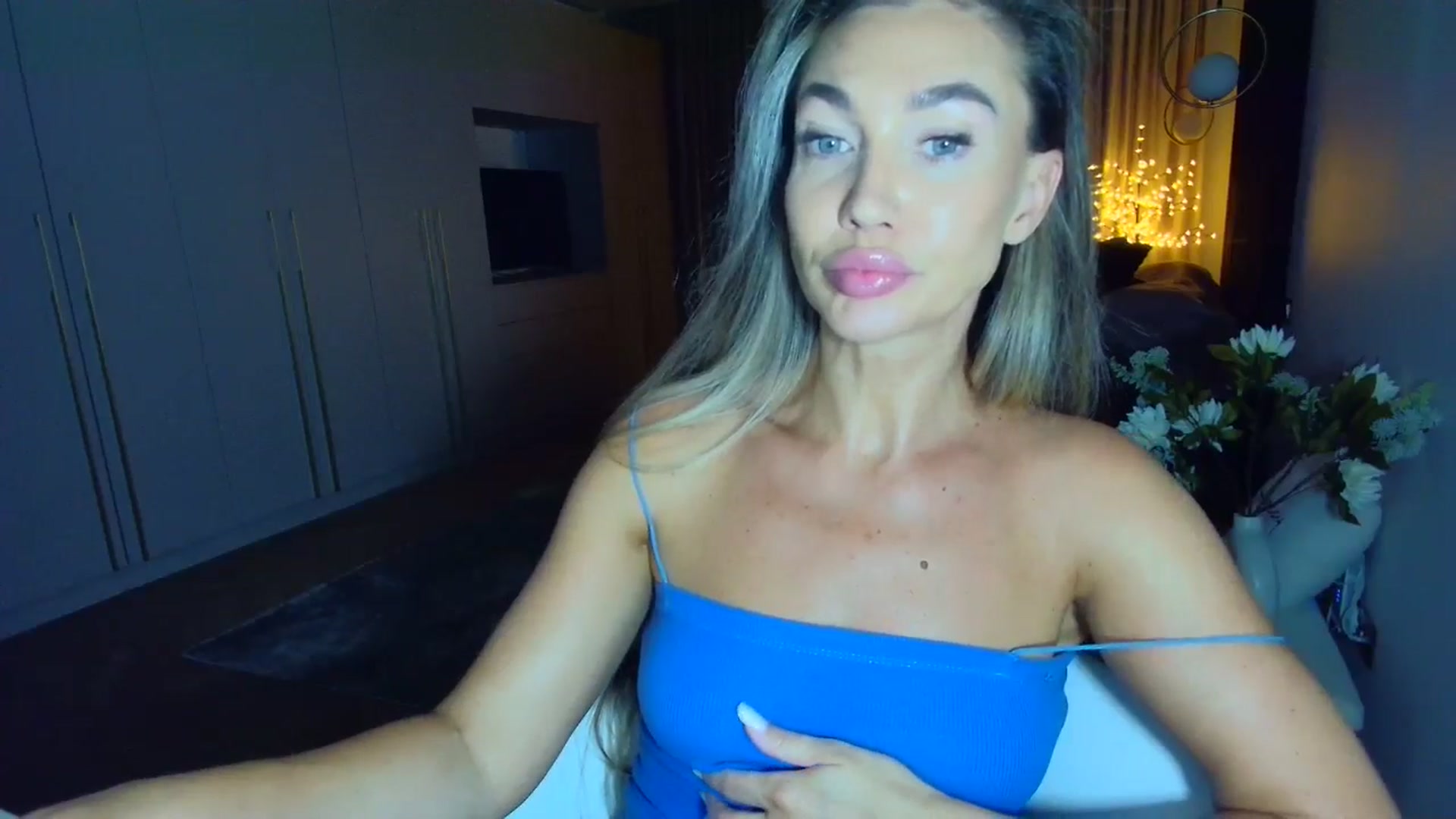 Gallery image thumbnail from Mystery_C's myfreecams stream on, 06/18/2025, 21:20 image 4 of 20