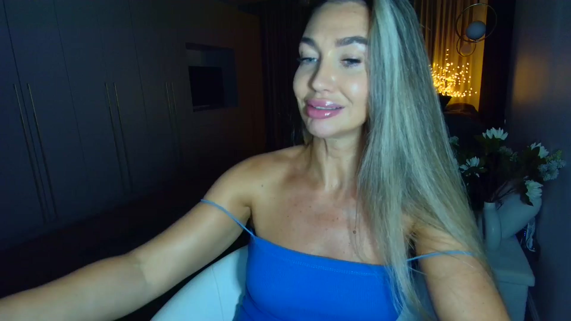 Gallery image thumbnail from Mystery_C's myfreecams stream on, 06/18/2025, 21:20 image 12 of 20