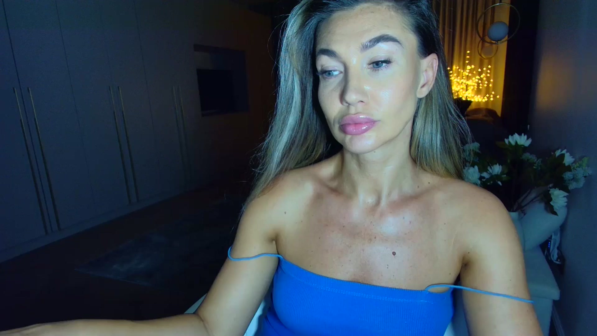 Gallery image thumbnail from Mystery_C's myfreecams stream on, 06/18/2025, 21:20 image 10 of 20
