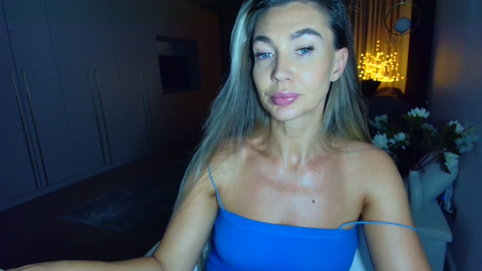 Gallery image thumbnail from Mystery_C's myfreecams stream on, 06/18/2025, 21:20 image 6 of 20
