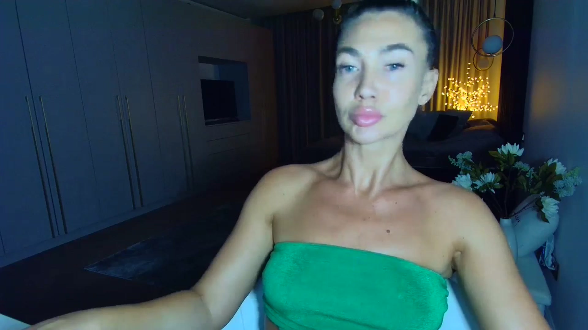 Gallery image thumbnail from Mystery_C's myfreecams stream on, 06/24/2025, 22:19 image 2 of 20