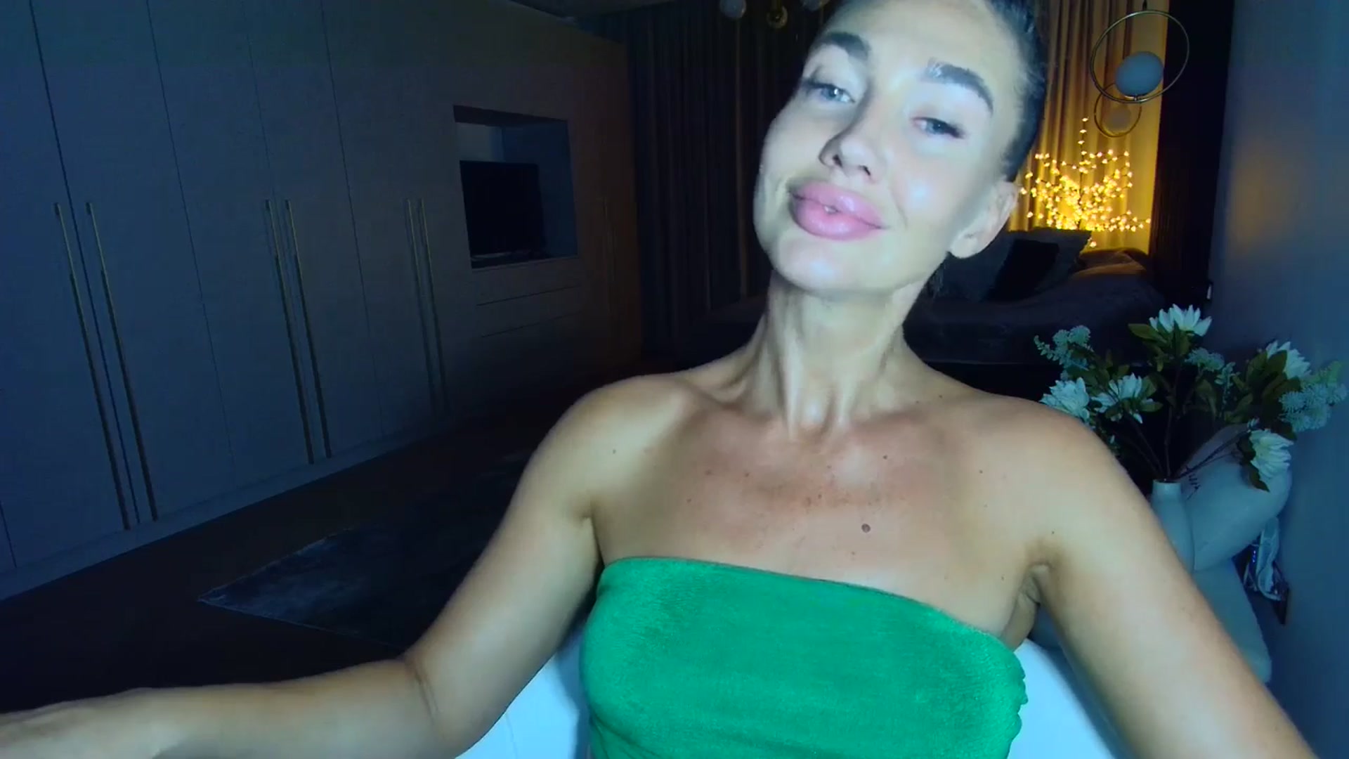 Gallery image thumbnail from Mystery_C's myfreecams stream on, 06/24/2025, 22:19 image 9 of 20