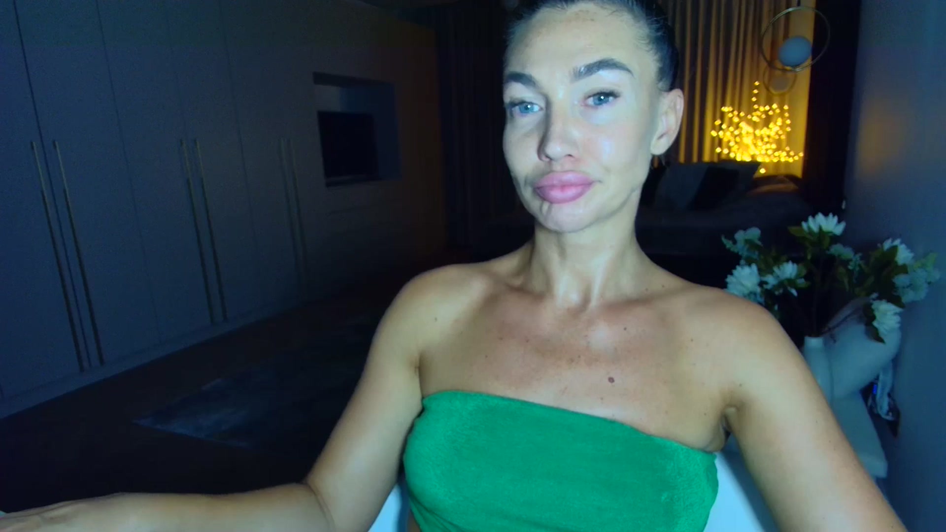 Gallery image thumbnail from Mystery_C's myfreecams stream on, 06/24/2025, 22:19 image 18 of 20