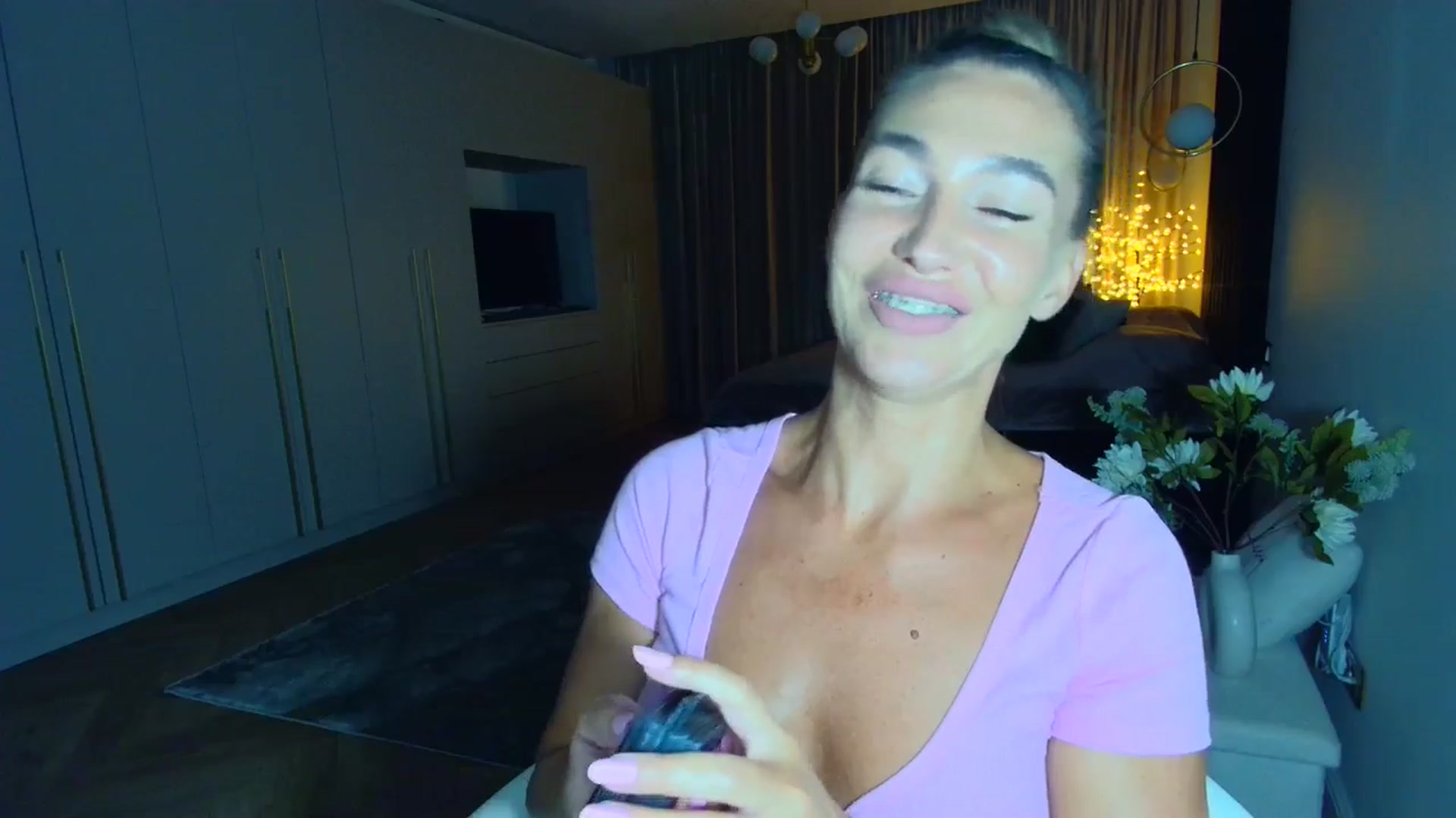 Gallery image thumbnail from Mystery_C's myfreecams stream on, 06/25/2025, 21:33 image 7 of 20