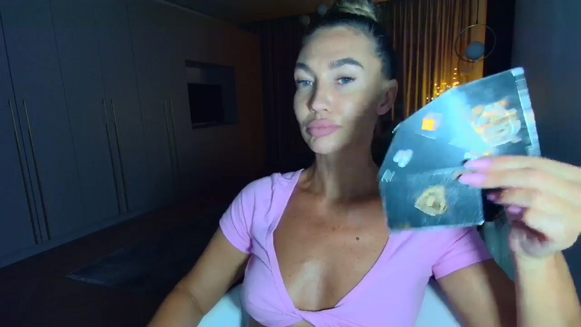 Gallery image thumbnail from Mystery_C's myfreecams stream on, 06/25/2025, 21:33 image 4 of 20
