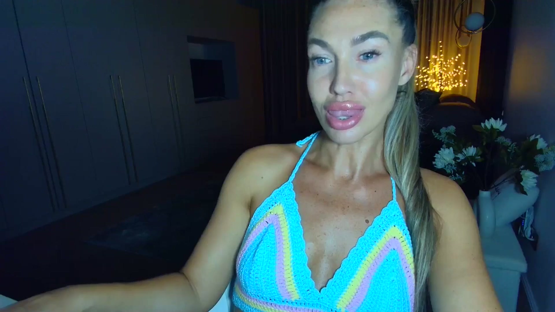 Gallery image thumbnail from Mystery_C's myfreecams stream on, 06/30/2025, 21:53 image 6 of 20