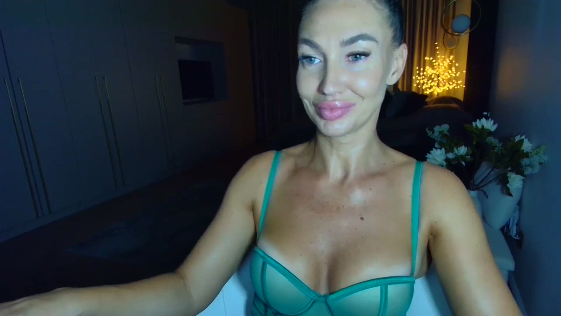 Gallery image thumbnail from Mystery_C's myfreecams stream on, 07/07/2025, 23:05 image 15 of 20