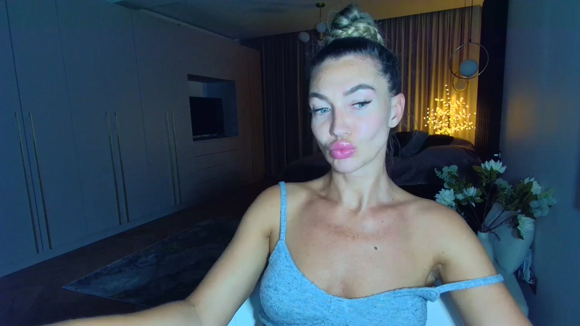 Gallery image thumbnail from Mystery_C's myfreecams stream on, 07/11/2025, 21:50 image 4 of 20