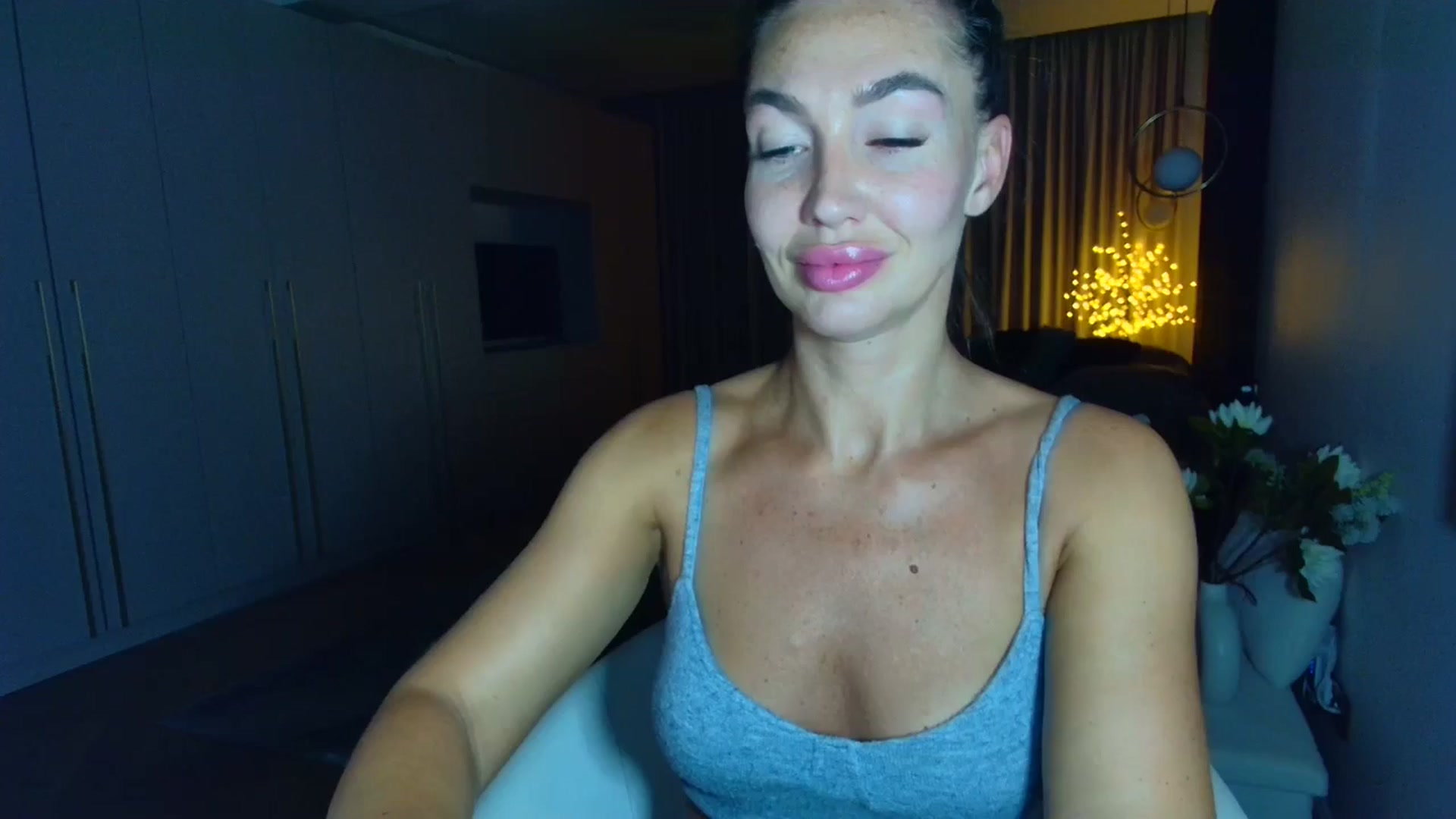 Gallery image thumbnail from Mystery_C's myfreecams stream on, 07/11/2025, 21:50 image 1 of 20