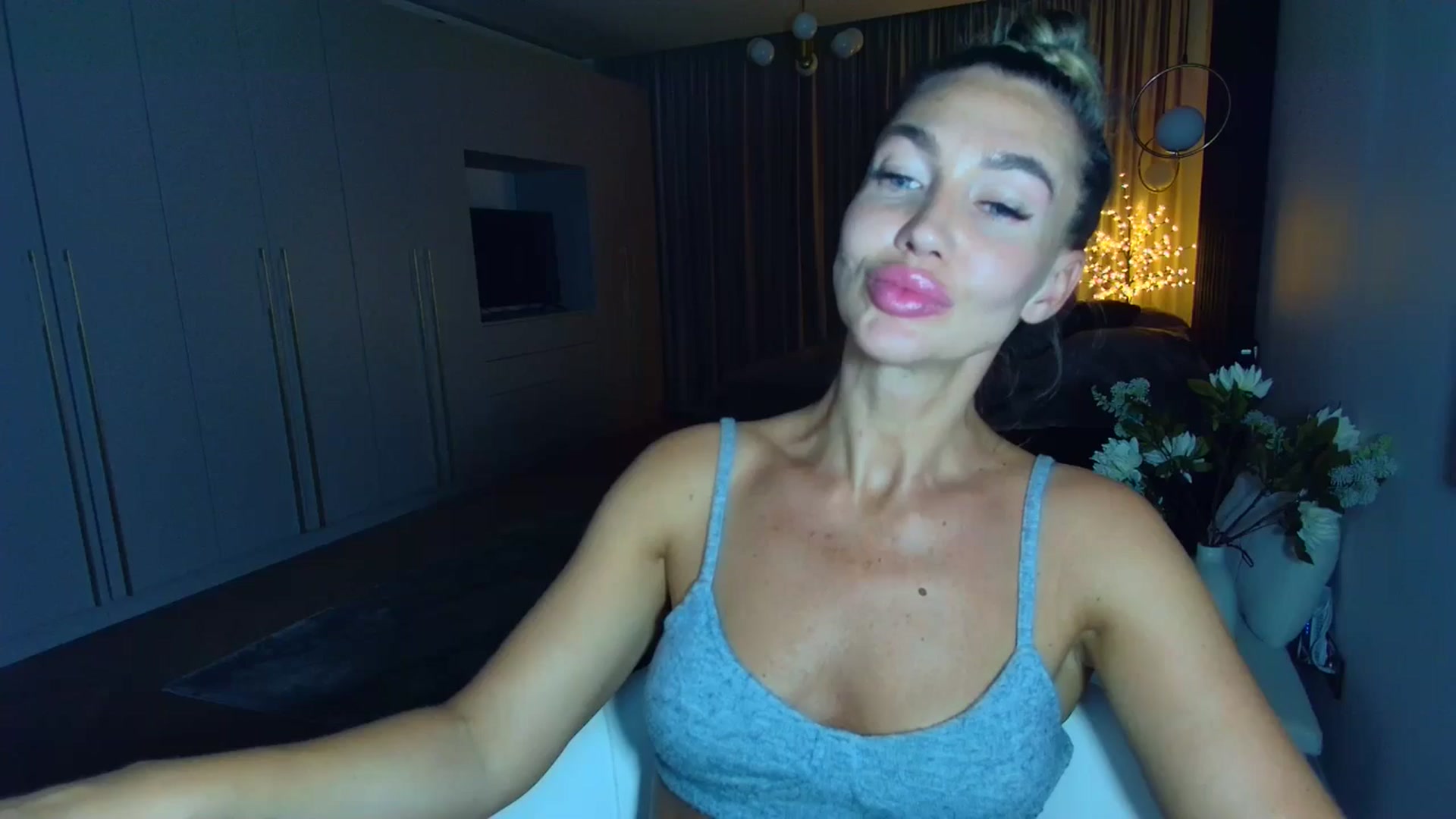 Gallery image thumbnail from Mystery_C's myfreecams stream on, 07/11/2025, 21:50 image 10 of 20