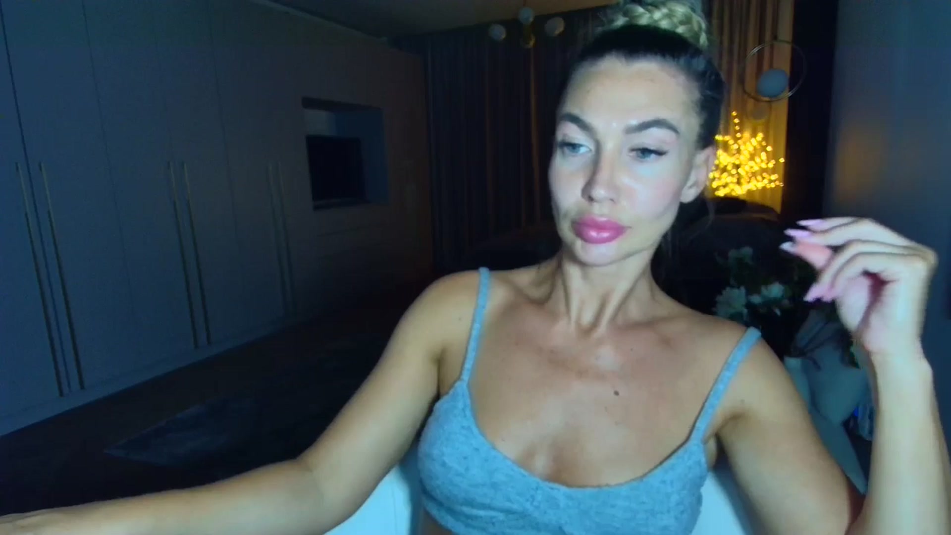 Gallery image thumbnail from Mystery_C's myfreecams stream on, 07/11/2025, 21:50 image 14 of 20