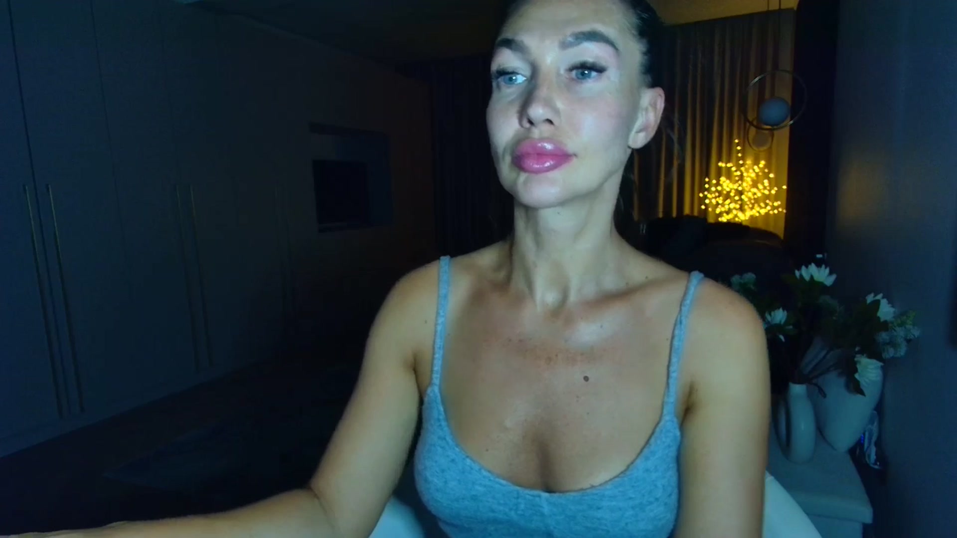 Gallery image thumbnail from Mystery_C's myfreecams stream on, 07/11/2025, 21:50 image 2 of 20