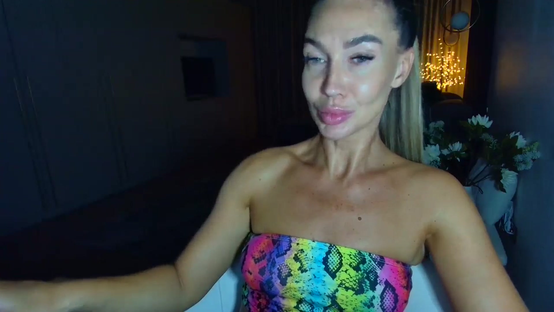 Gallery image thumbnail from Mystery_C's myfreecams stream on, 07/13/2025, 21:19 image 16 of 20