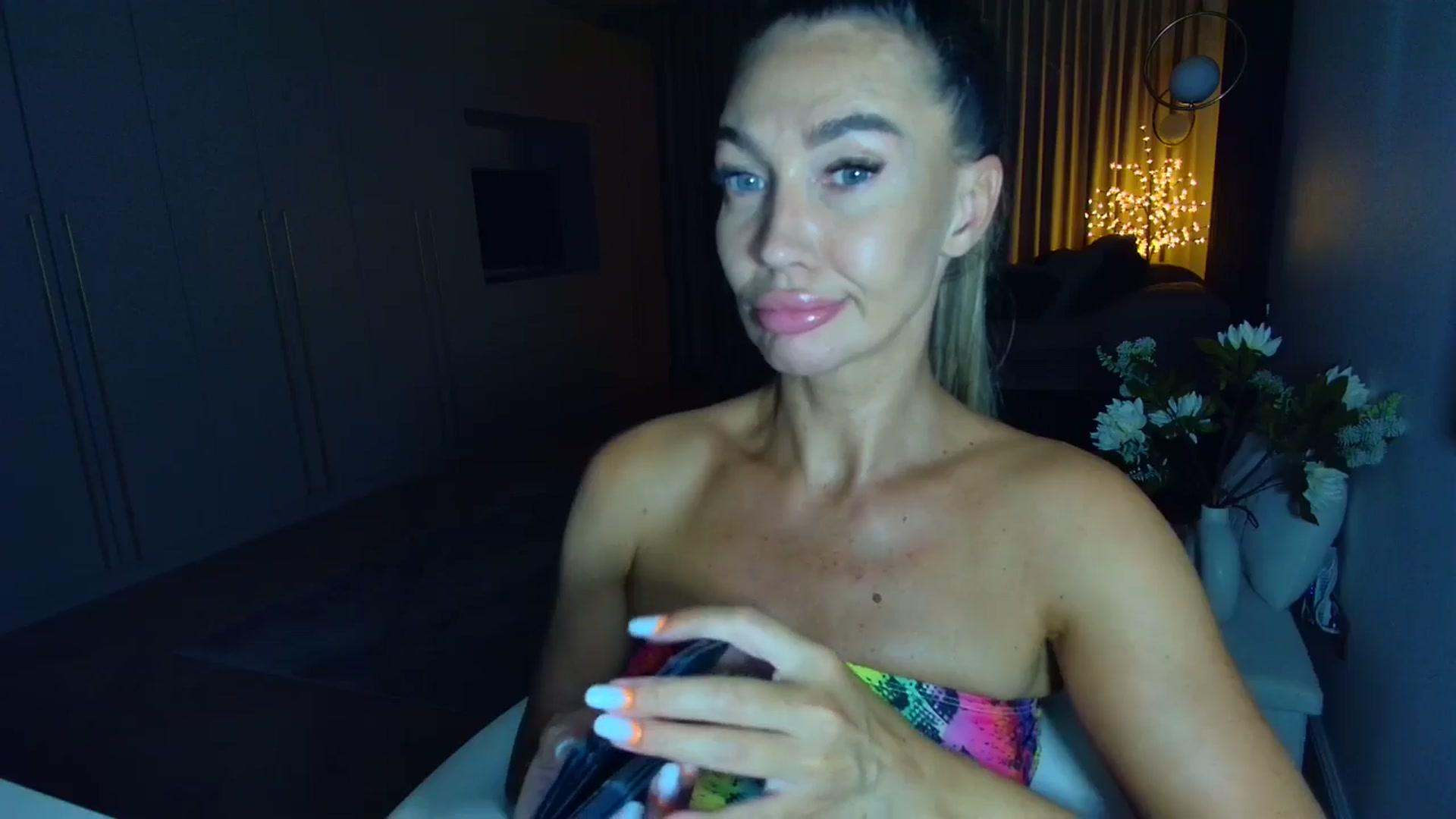Gallery image thumbnail from Mystery_C's myfreecams stream on, 07/13/2025, 21:19 image 8 of 20