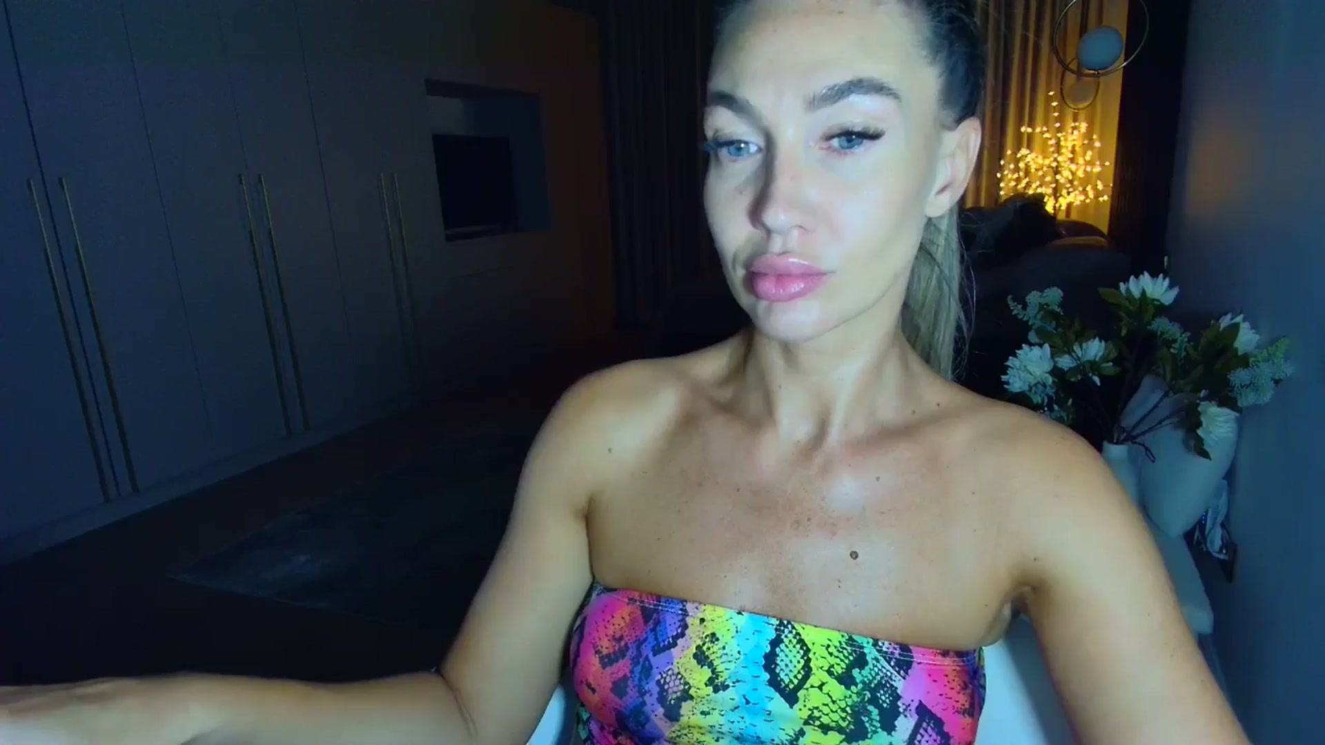 Gallery image thumbnail from Mystery_C's myfreecams stream on, 07/13/2025, 21:19 image 20 of 20