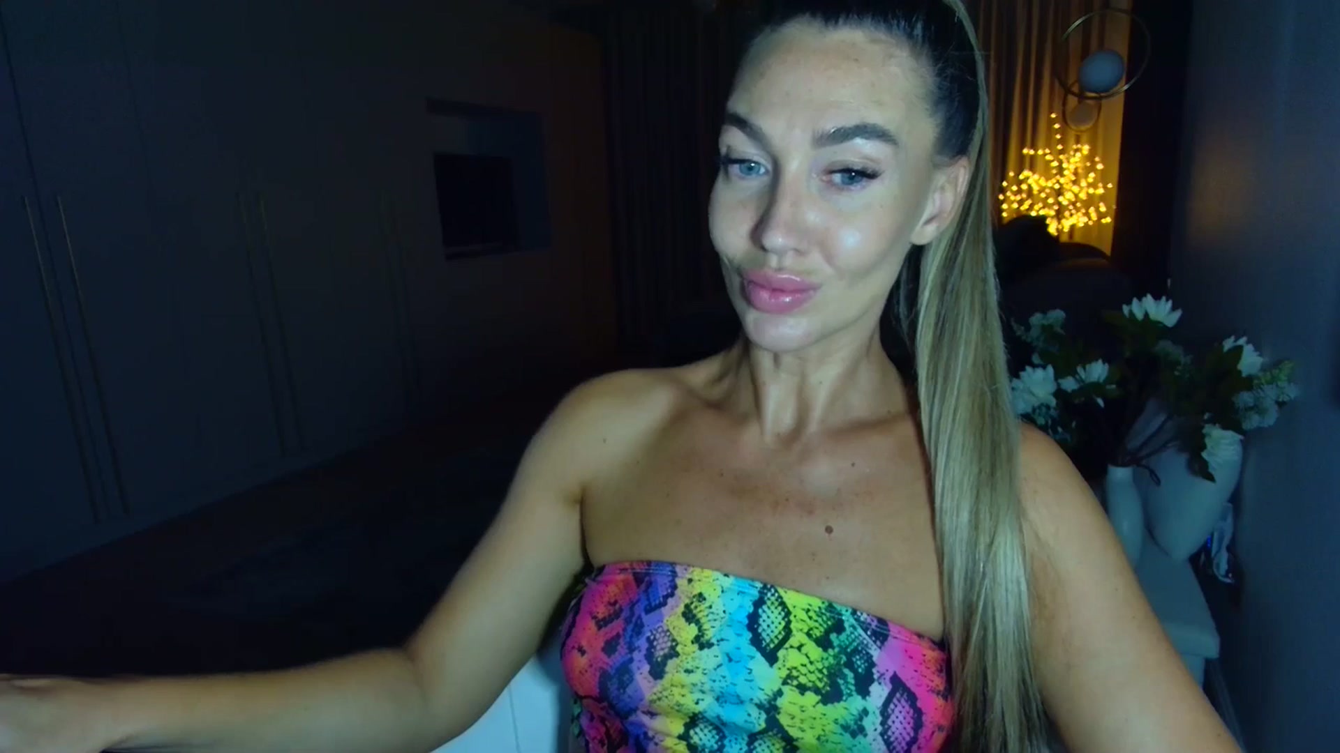 Gallery image thumbnail from Mystery_C's myfreecams stream on, 07/13/2025, 21:19 image 12 of 20