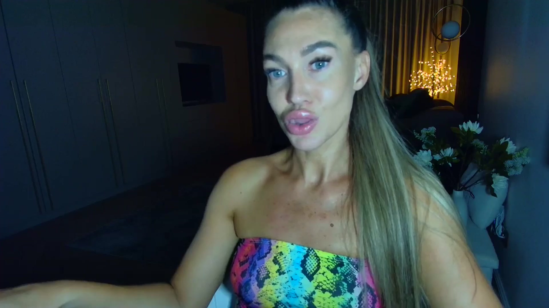 Gallery image thumbnail from Mystery_C's myfreecams stream on, 07/13/2025, 21:19 image 7 of 20