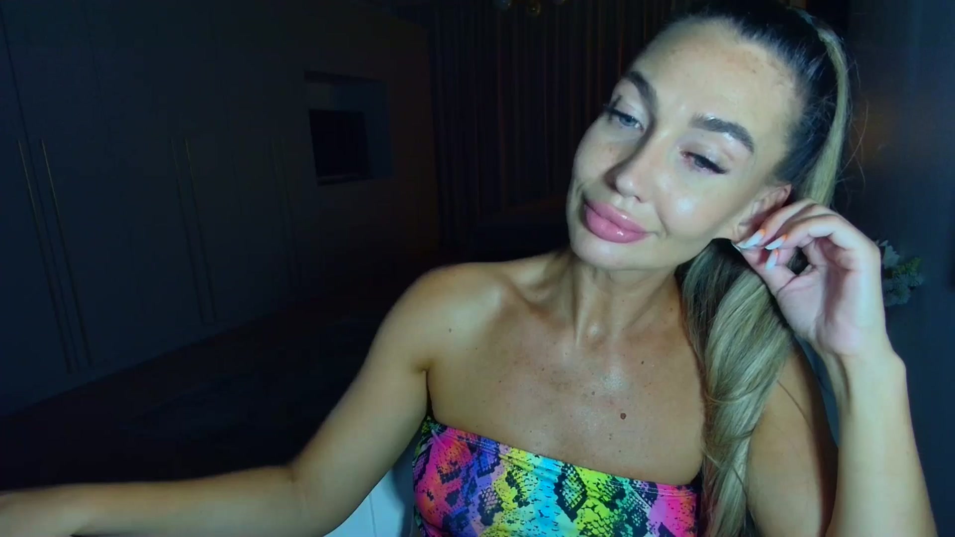 Gallery image thumbnail from Mystery_C's myfreecams stream on, 07/13/2025, 21:19 image 13 of 20
