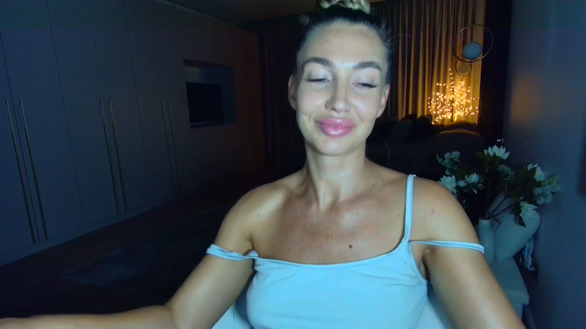 Gallery image thumbnail from Mystery_C's myfreecams stream on, 07/17/2025, 21:39 image 5 of 20