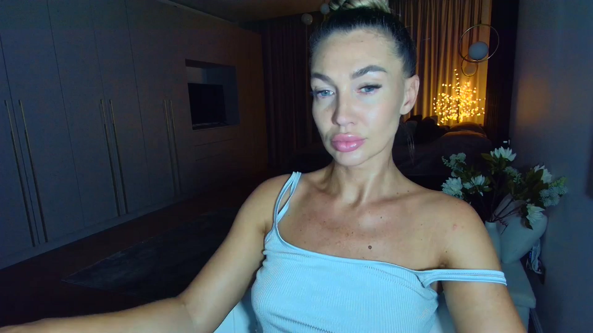 Gallery image thumbnail from Mystery_C's myfreecams stream on, 07/17/2025, 21:39 image 9 of 20