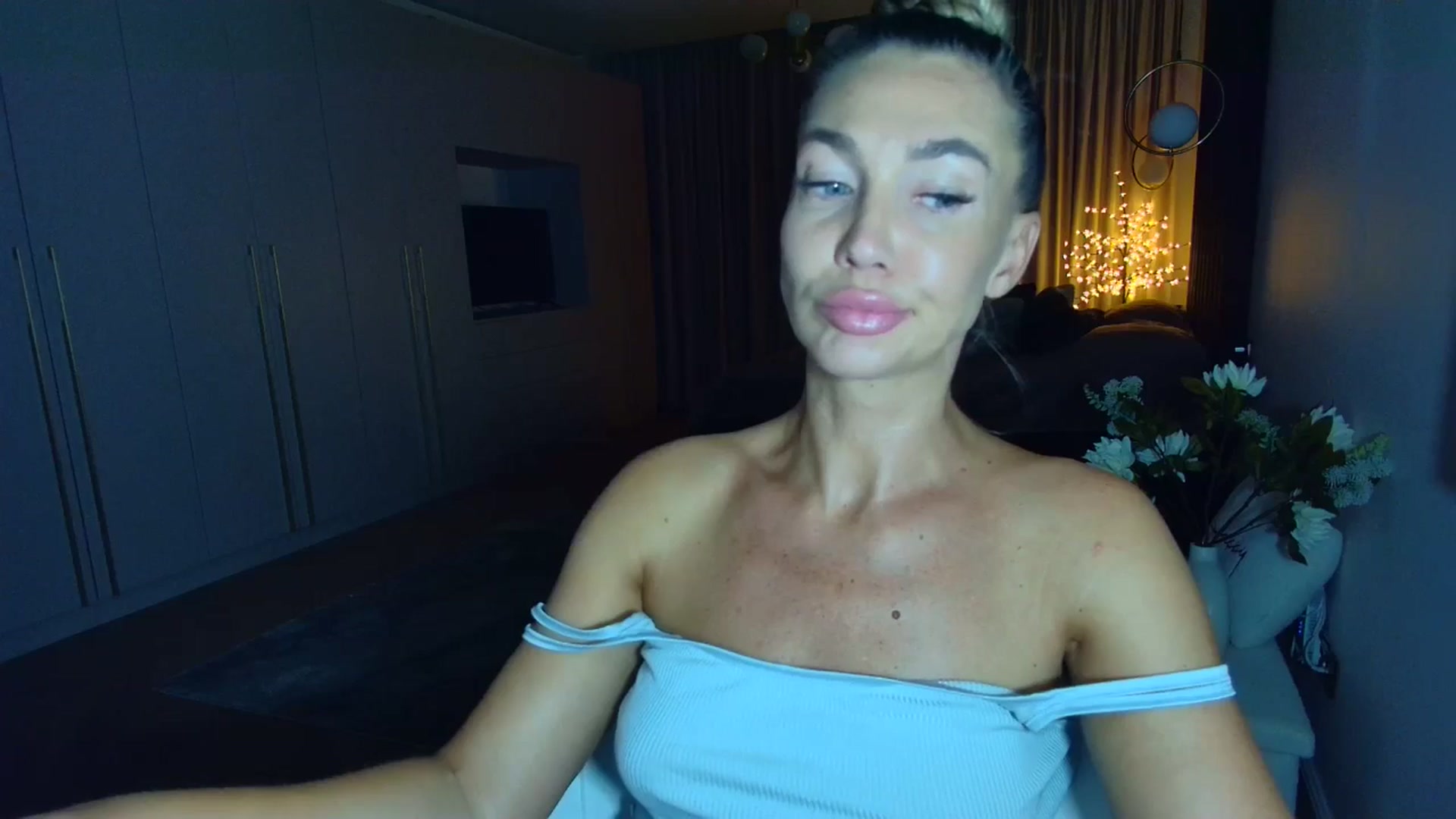 Gallery image thumbnail from Mystery_C's myfreecams stream on, 07/17/2025, 21:39 image 6 of 20