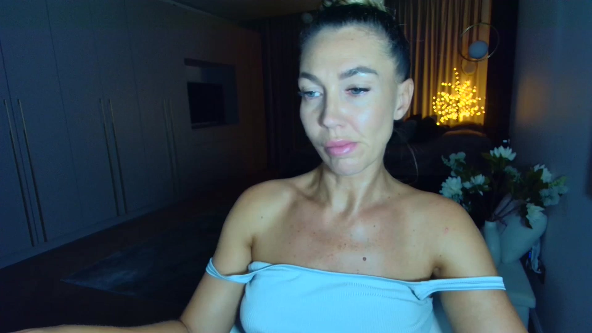Gallery image thumbnail from Mystery_C's myfreecams stream on, 07/17/2025, 21:39 image 13 of 20