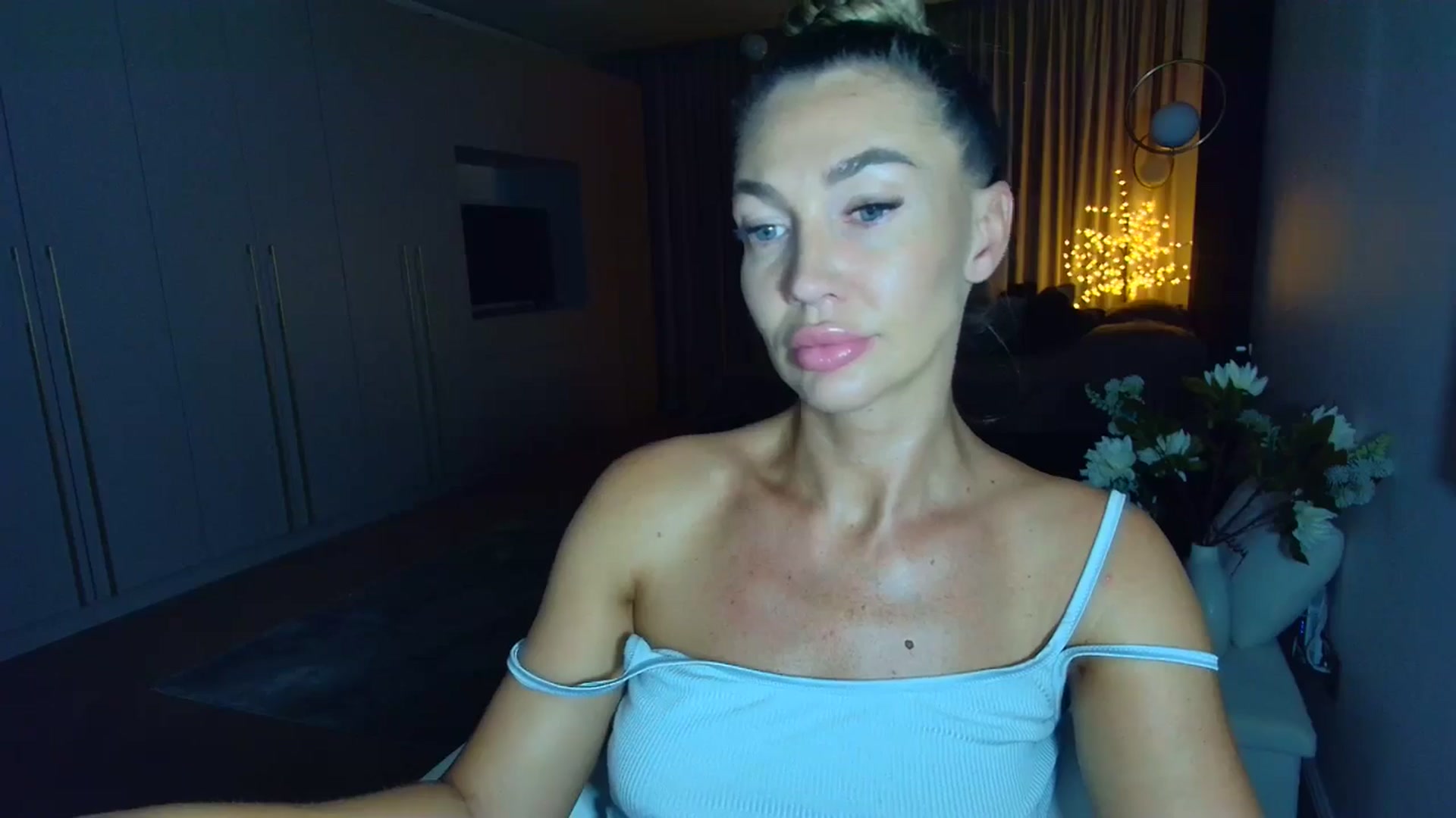 Gallery image thumbnail from Mystery_C's myfreecams stream on, 07/17/2025, 21:39 image 4 of 20