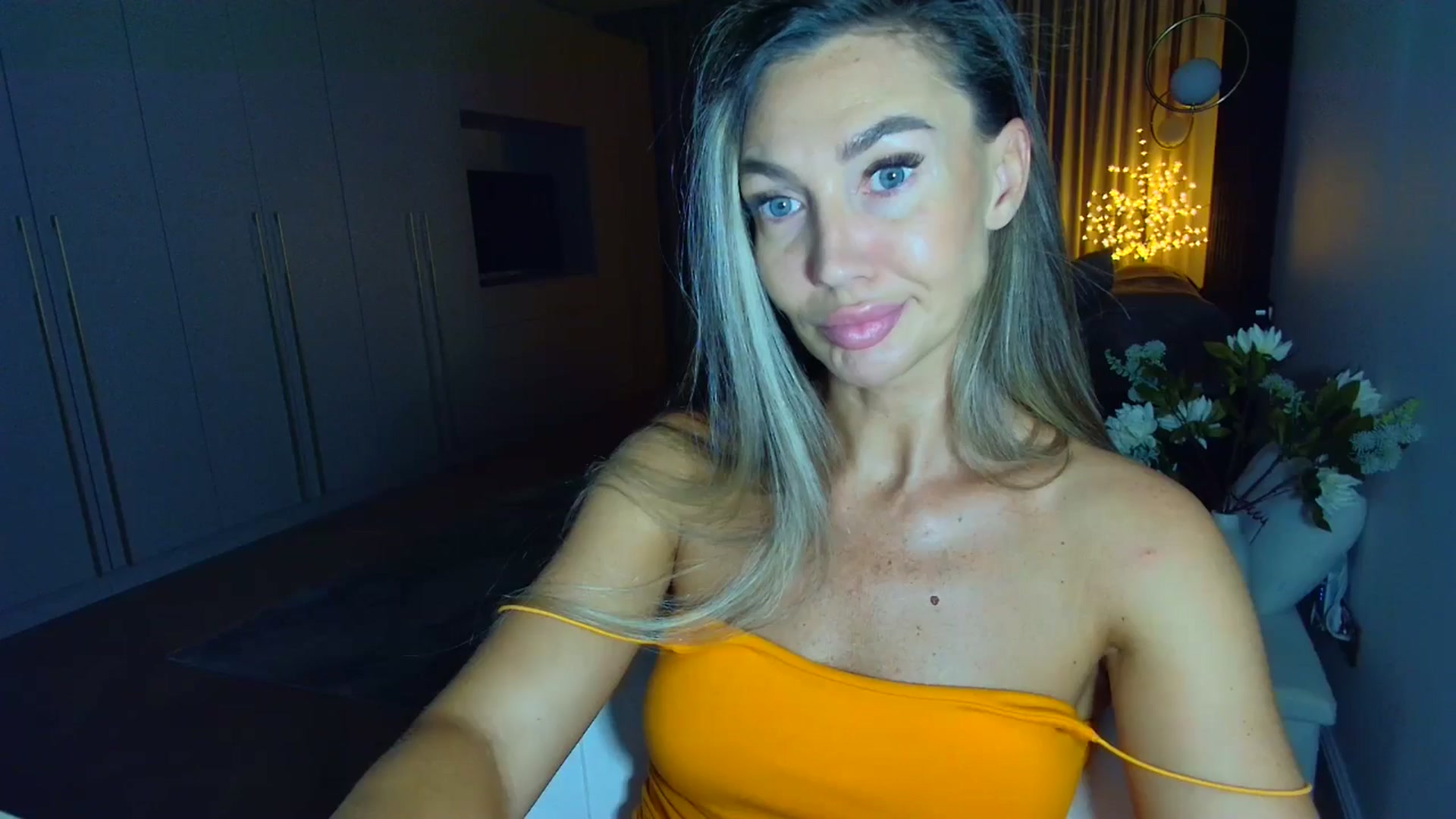 Gallery image thumbnail from Mystery_C's myfreecams stream on, 07/18/2025, 21:33 image 20 of 20