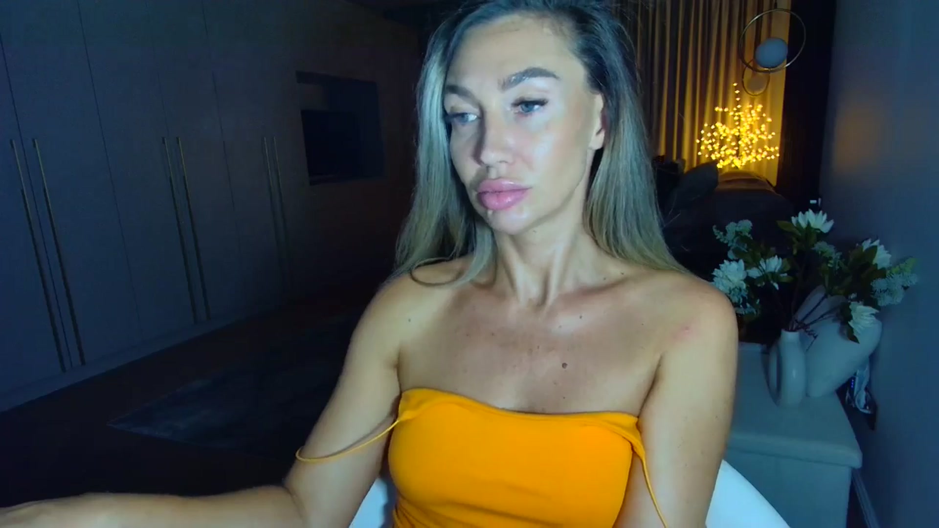 Gallery image thumbnail from Mystery_C's myfreecams stream on, 07/18/2025, 21:33 image 10 of 20