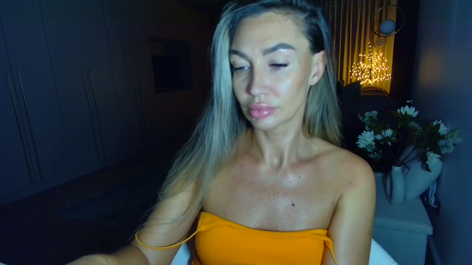 Gallery image thumbnail from Mystery_C's myfreecams stream on, 07/18/2025, 21:33 image 4 of 20
