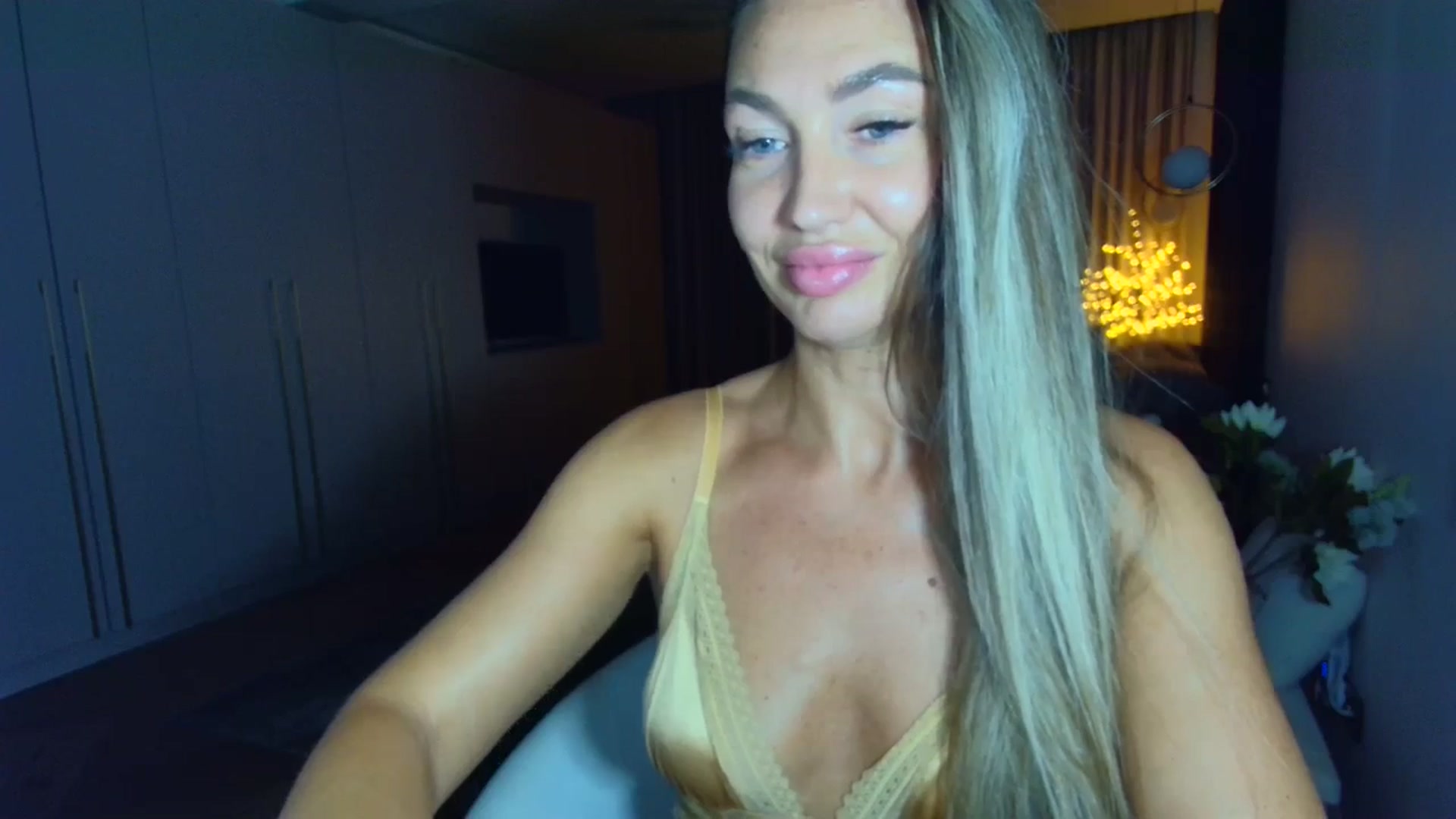 Gallery image thumbnail from Mystery_C's myfreecams stream on, 07/23/2025, 22:29 image 8 of 20