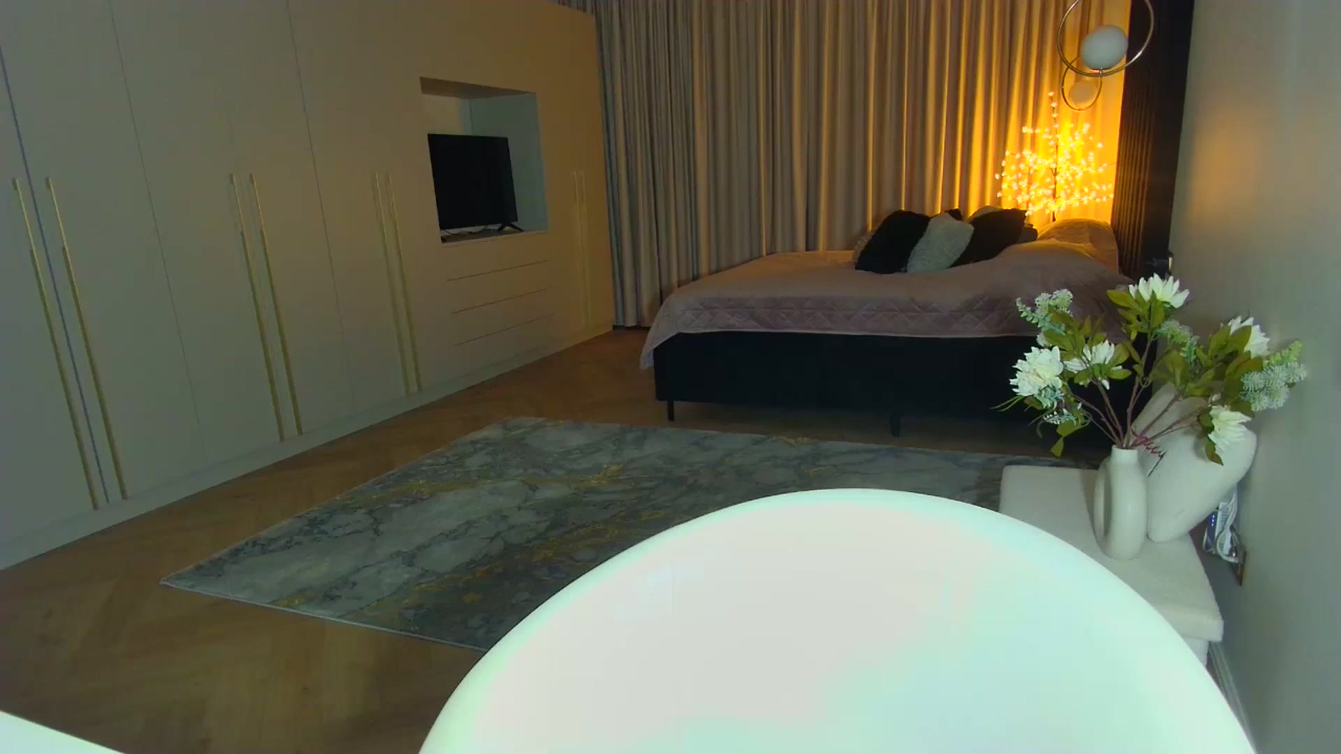 Gallery image thumbnail from Mystery_C's myfreecams stream on, 07/24/2025, 22:20 image 4 of 20
