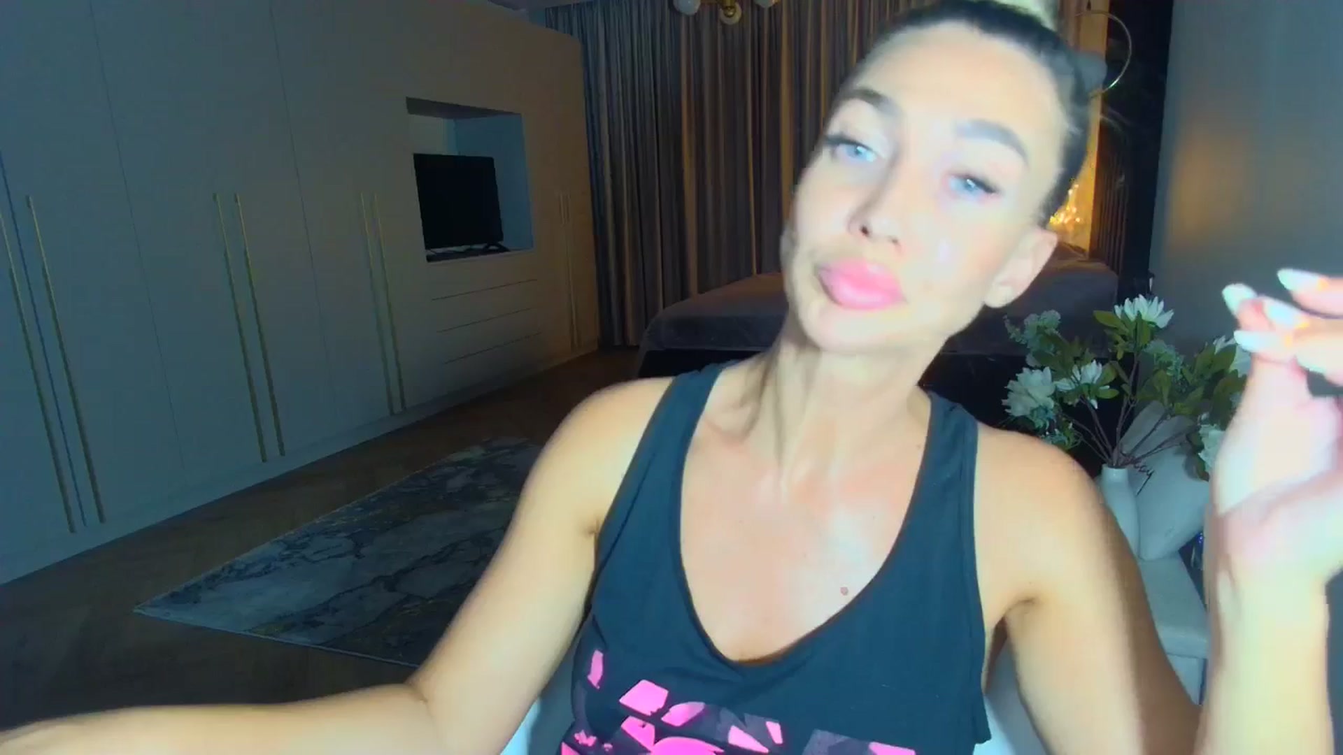 Gallery image thumbnail from Mystery_C's myfreecams stream on, 07/27/2025, 21:32 image 11 of 20