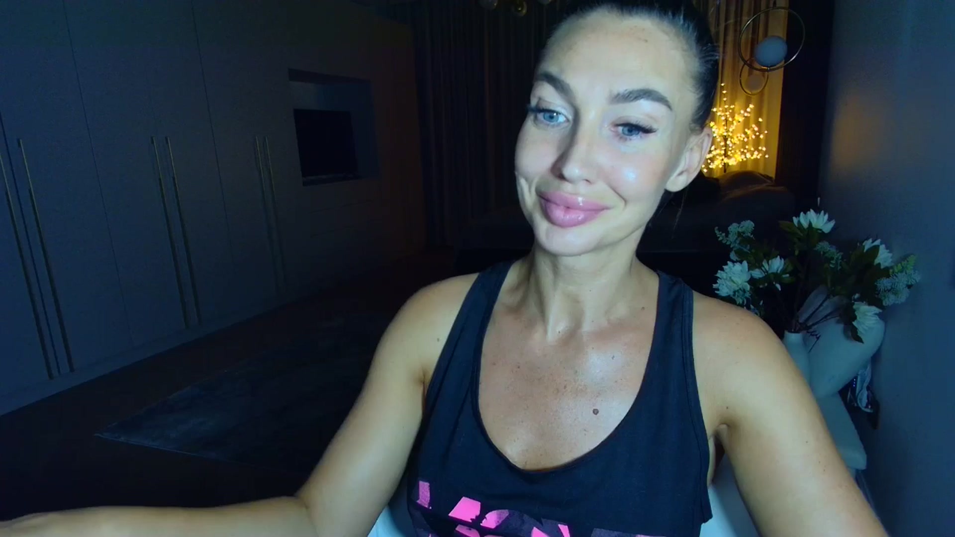 Gallery image thumbnail from Mystery_C's myfreecams stream on, 07/27/2025, 21:32 image 17 of 20