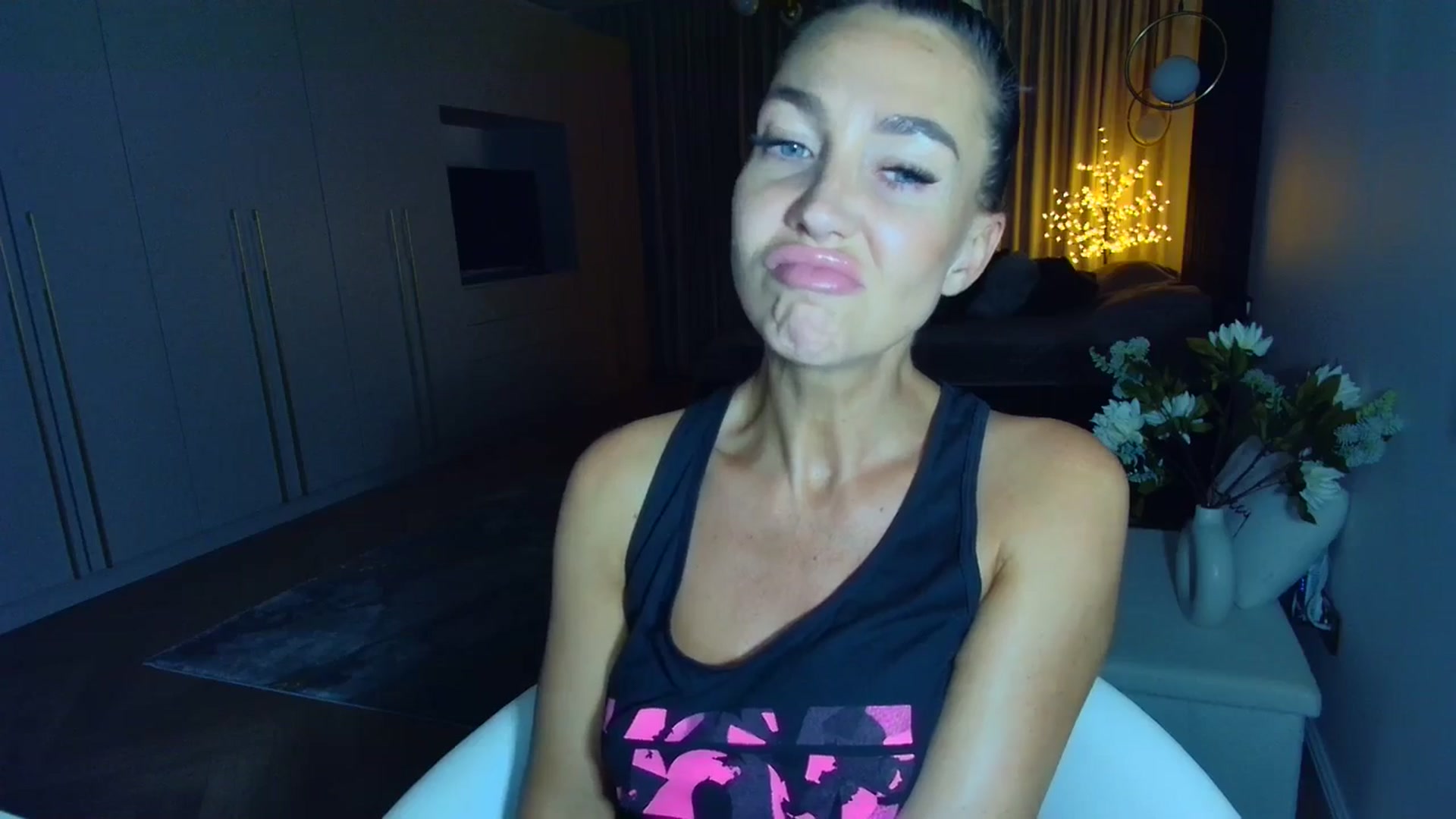 Gallery image thumbnail from Mystery_C's myfreecams stream on, 07/27/2025, 21:32 image 4 of 20