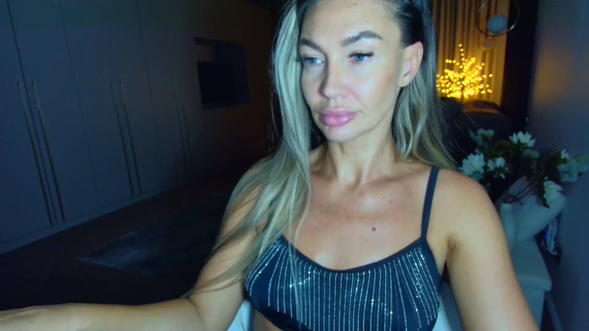 Gallery image thumbnail from Mystery_C's myfreecams stream on, 07/29/2025, 22:33 image 12 of 20