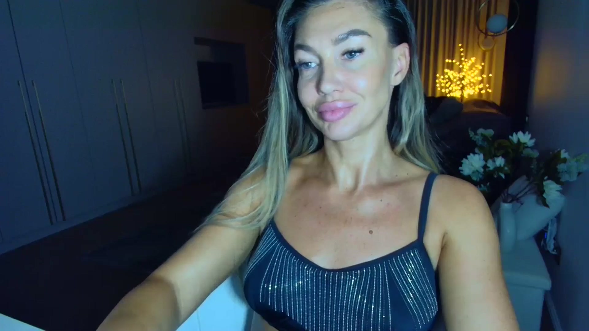 Gallery image thumbnail from Mystery_C's myfreecams stream on, 07/29/2025, 22:33 image 15 of 20
