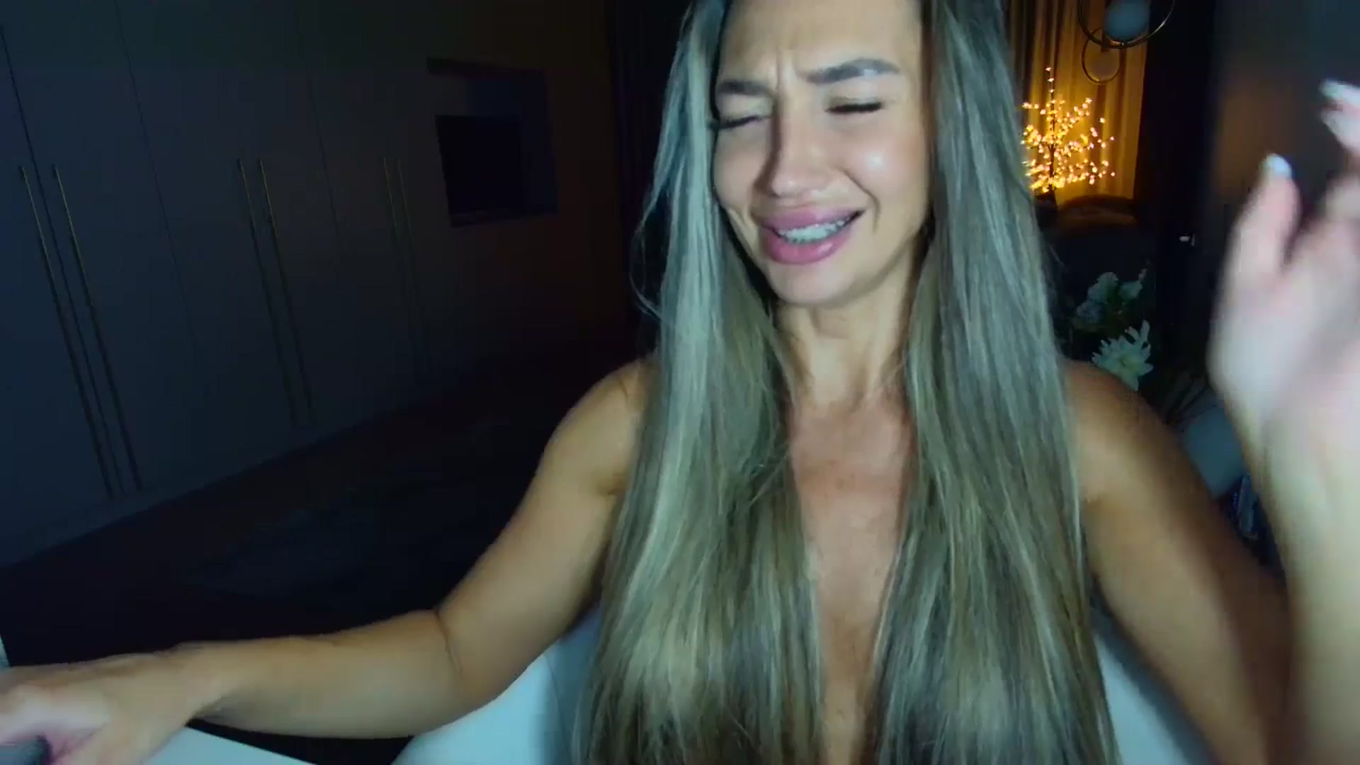Gallery image thumbnail from Mystery_C's myfreecams stream on, 08/02/2025, 22:46 image 18 of 20