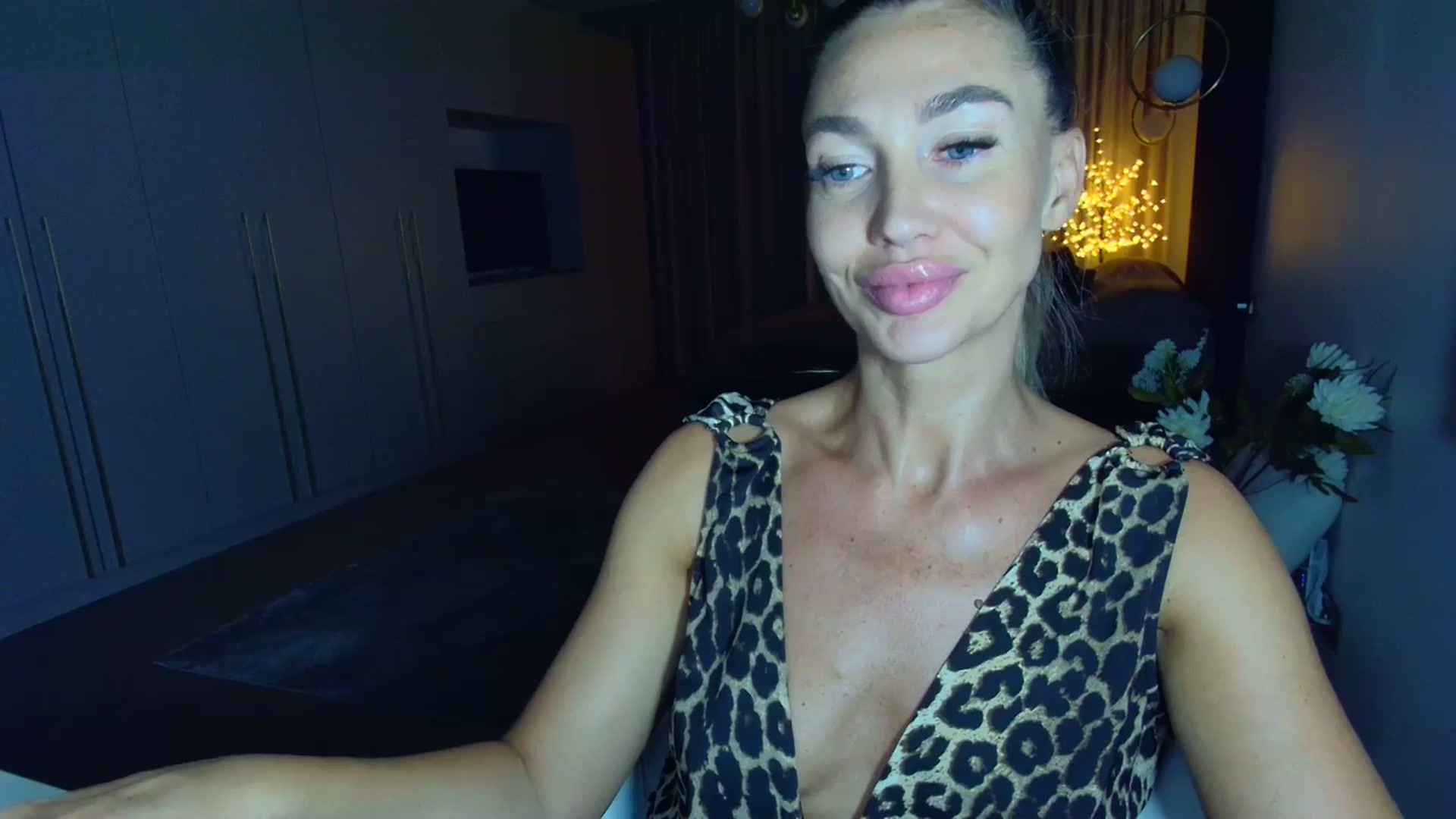 Gallery image thumbnail from Mystery_C's myfreecams stream on, 08/03/2025, 20:56 image 20 of 20