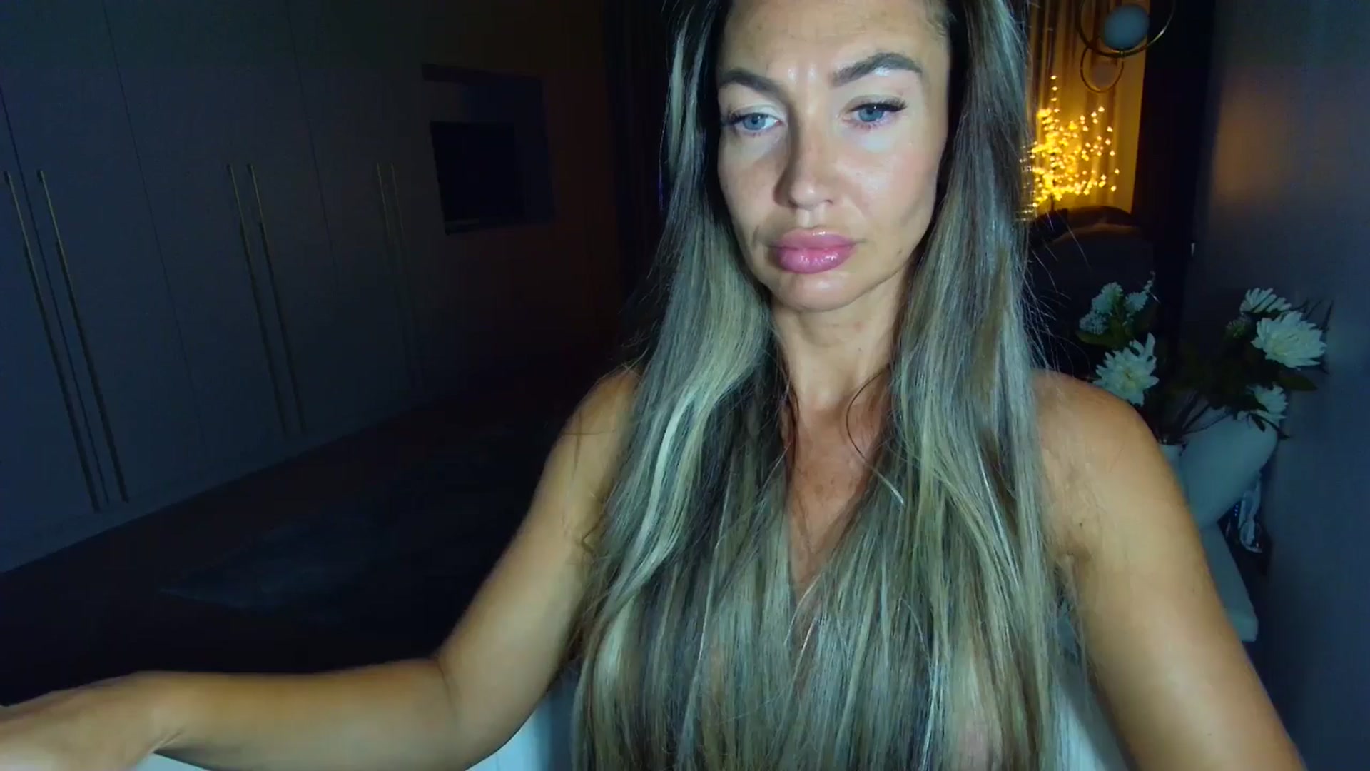 Gallery image thumbnail from Mystery_C's myfreecams stream on, 08/13/2025, 22:16 image 16 of 20