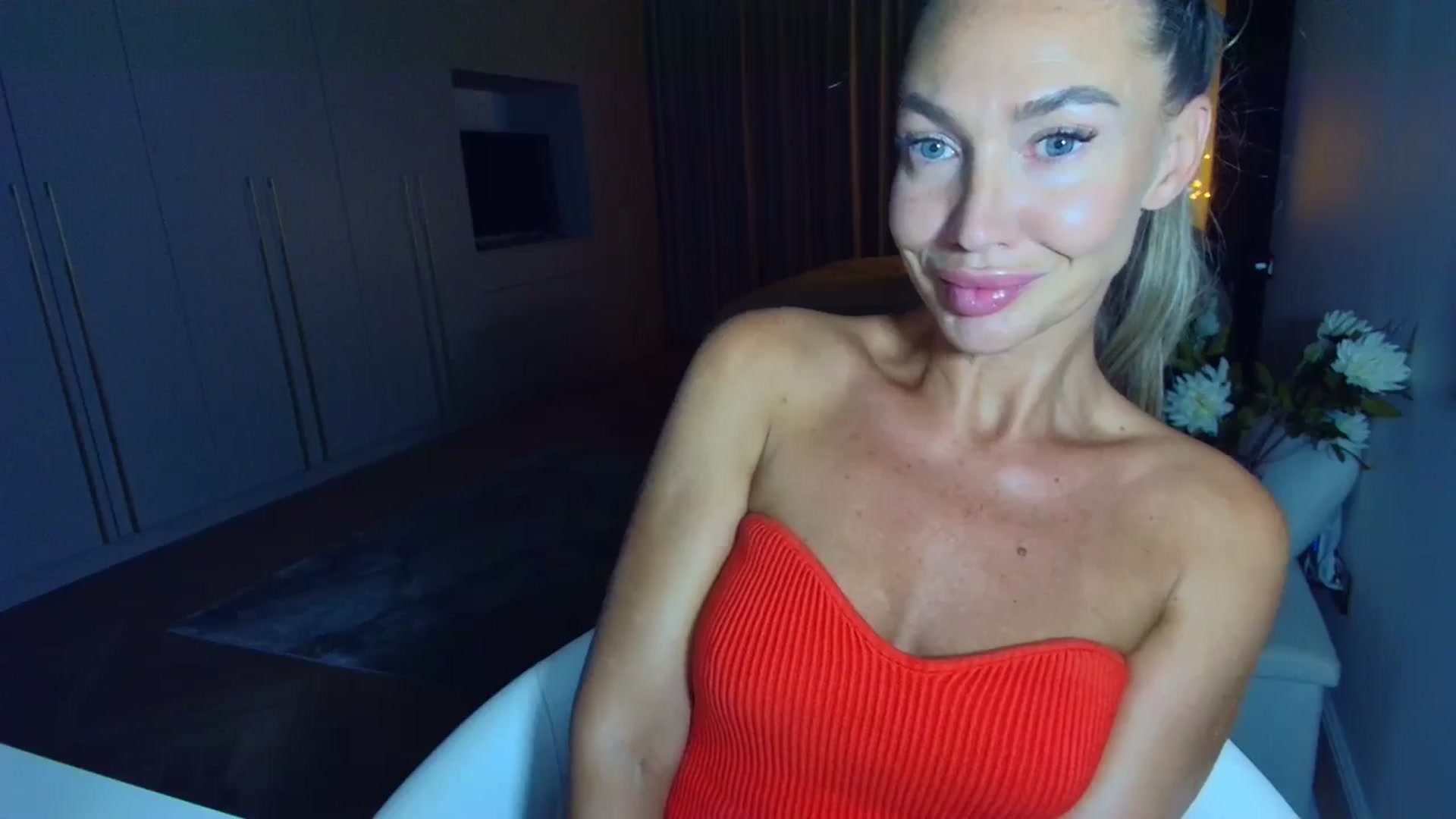 Gallery image thumbnail from Mystery_C's myfreecams stream on, 08/18/2025, 20:57 image 20 of 20