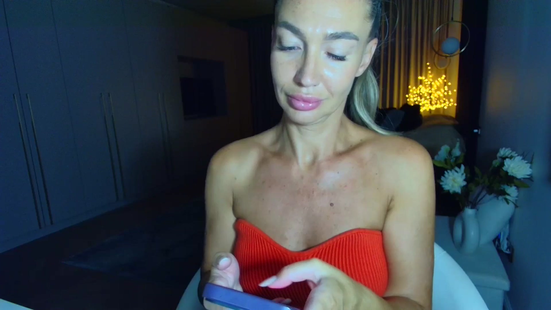 Gallery image thumbnail from Mystery_C's myfreecams stream on, 08/18/2025, 20:57 image 4 of 20