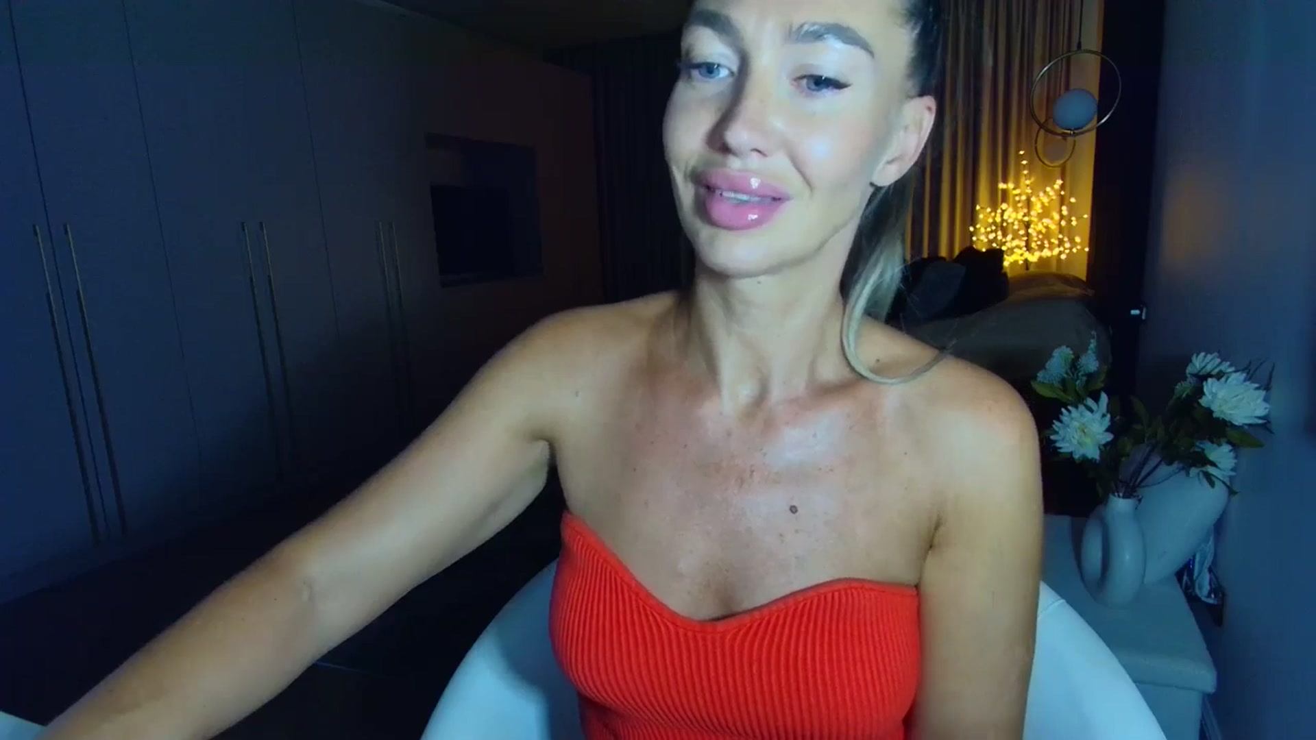Gallery image thumbnail from Mystery_C's myfreecams stream on, 08/18/2025, 20:57 image 5 of 20